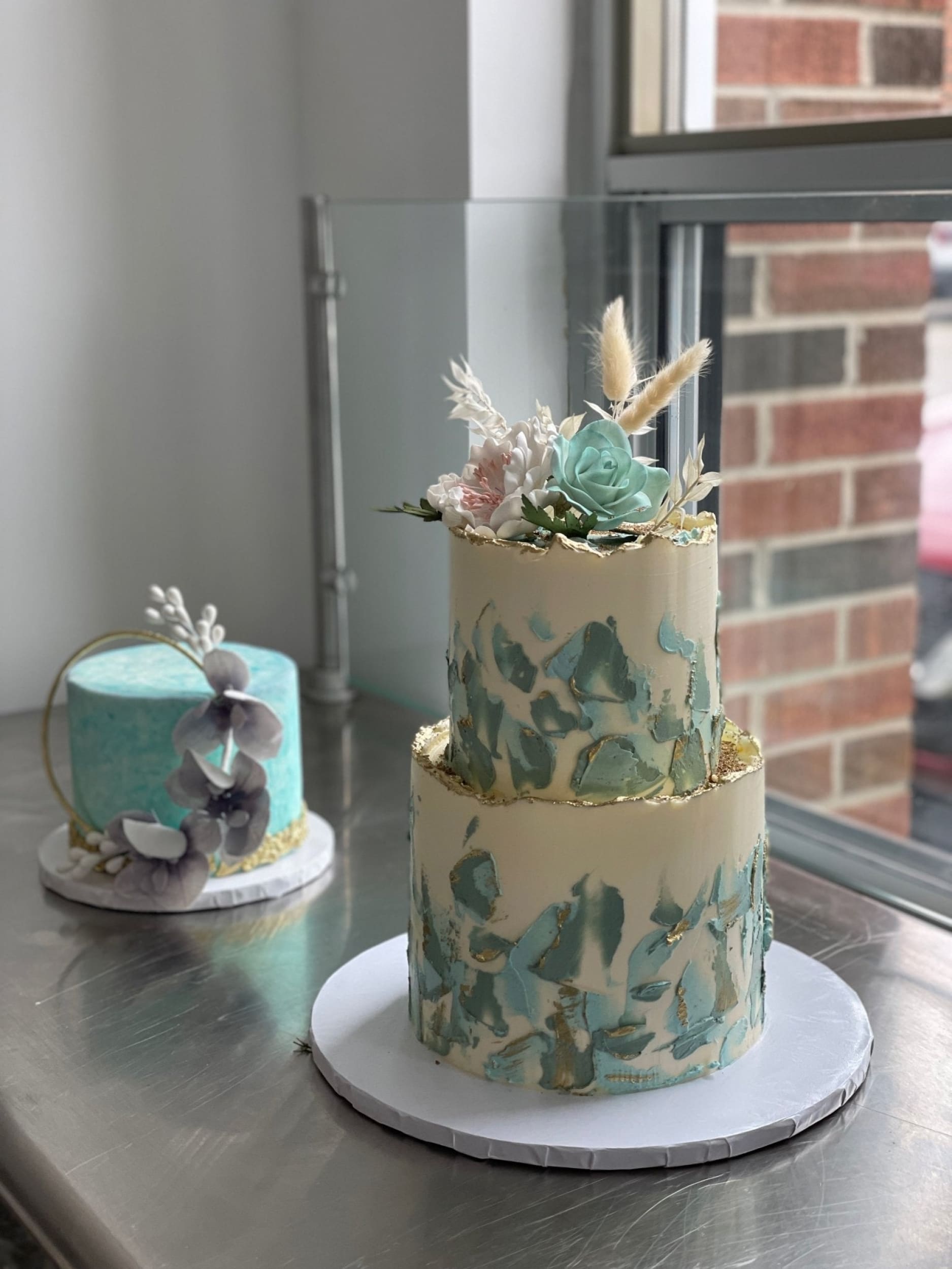 Abstract palette knife on buttercream - custom cake