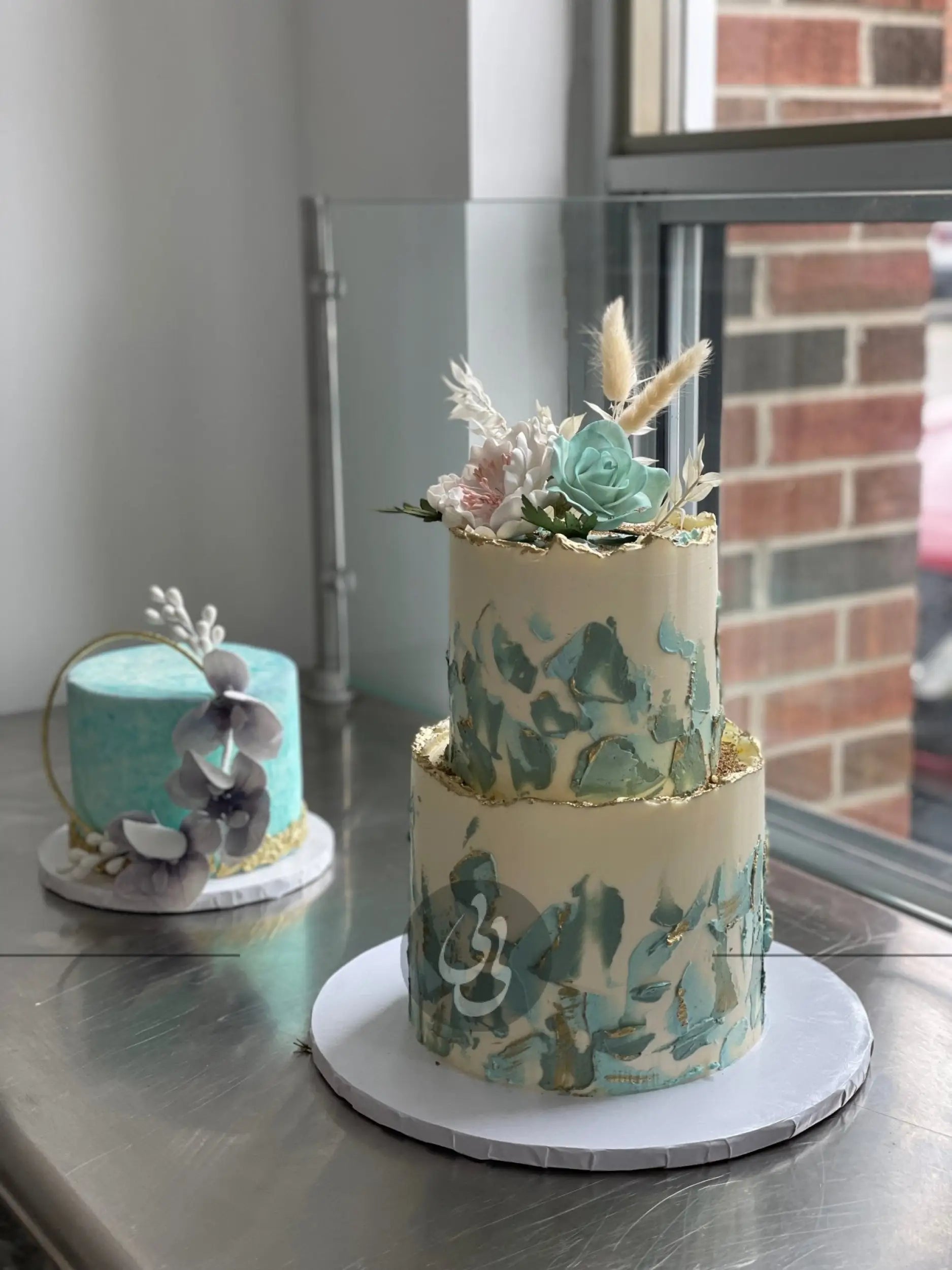 Abstract palette knife on buttercream - custom cake