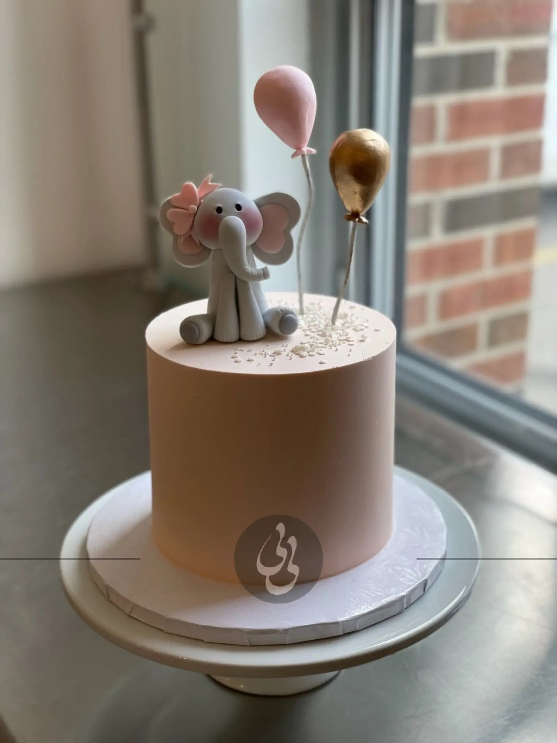 Animal & balloons on buttercream - custom cake