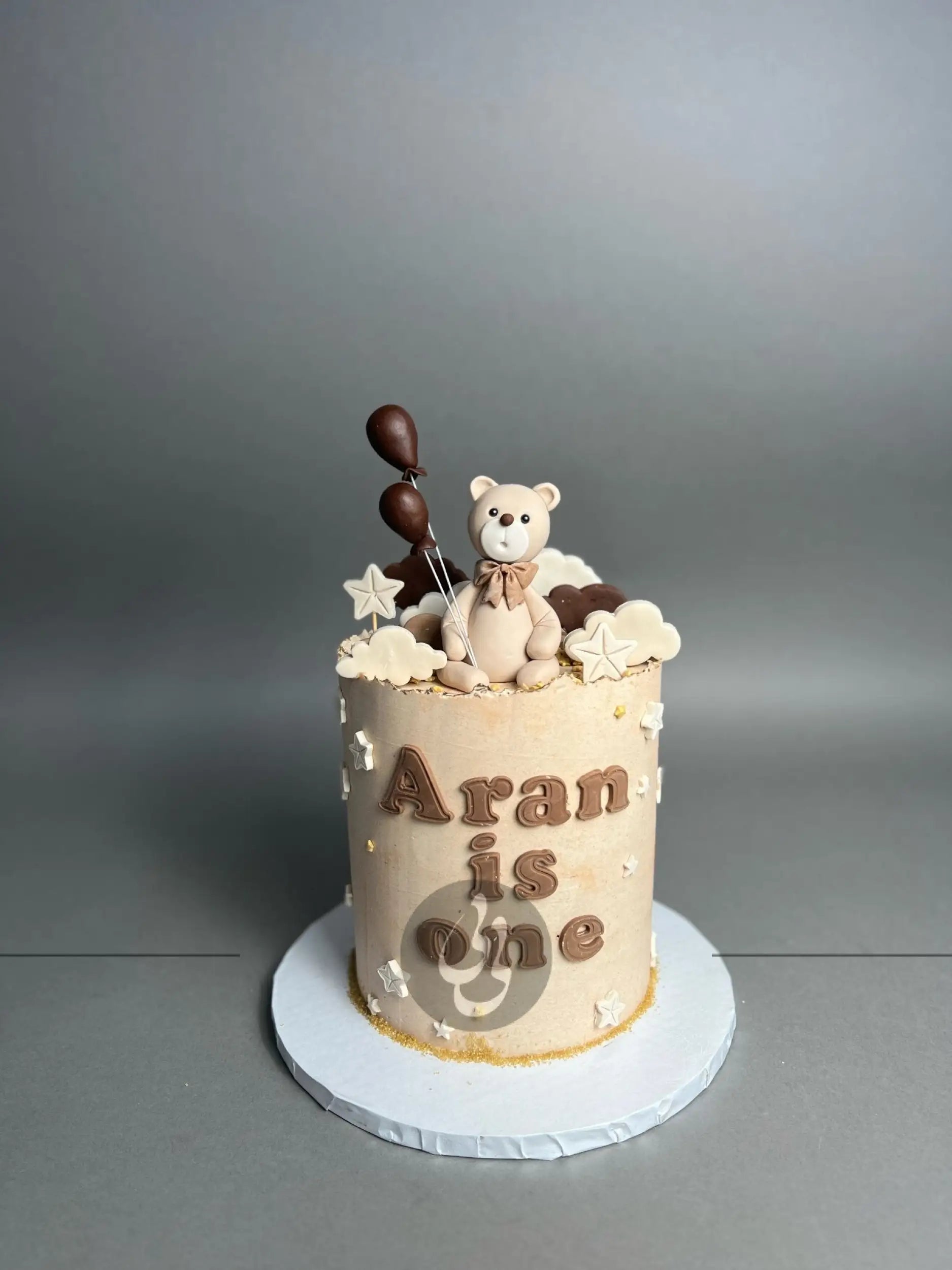 Animals & clouds on buttercream - custom cake