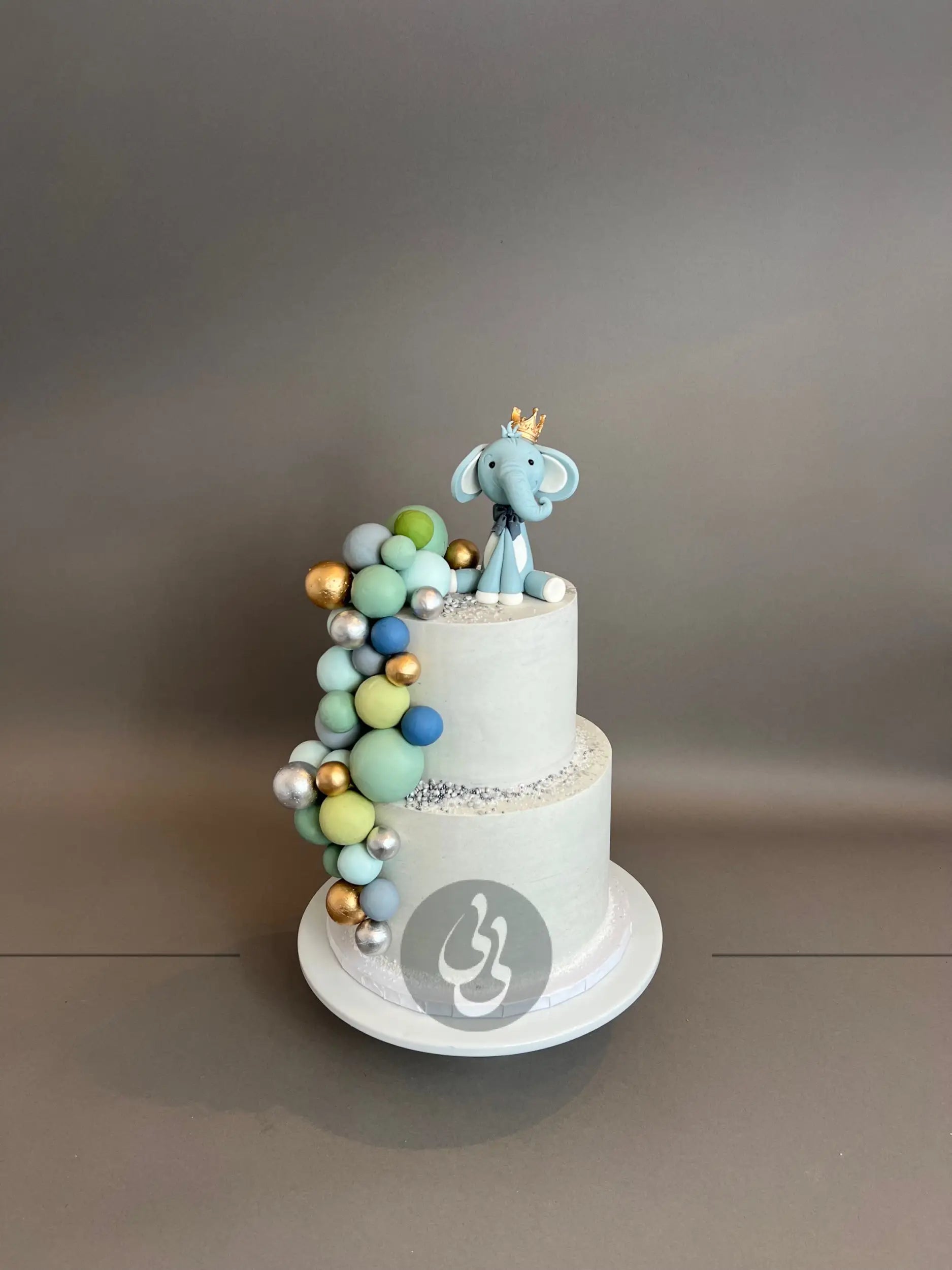 Animals & spheres - custom cake