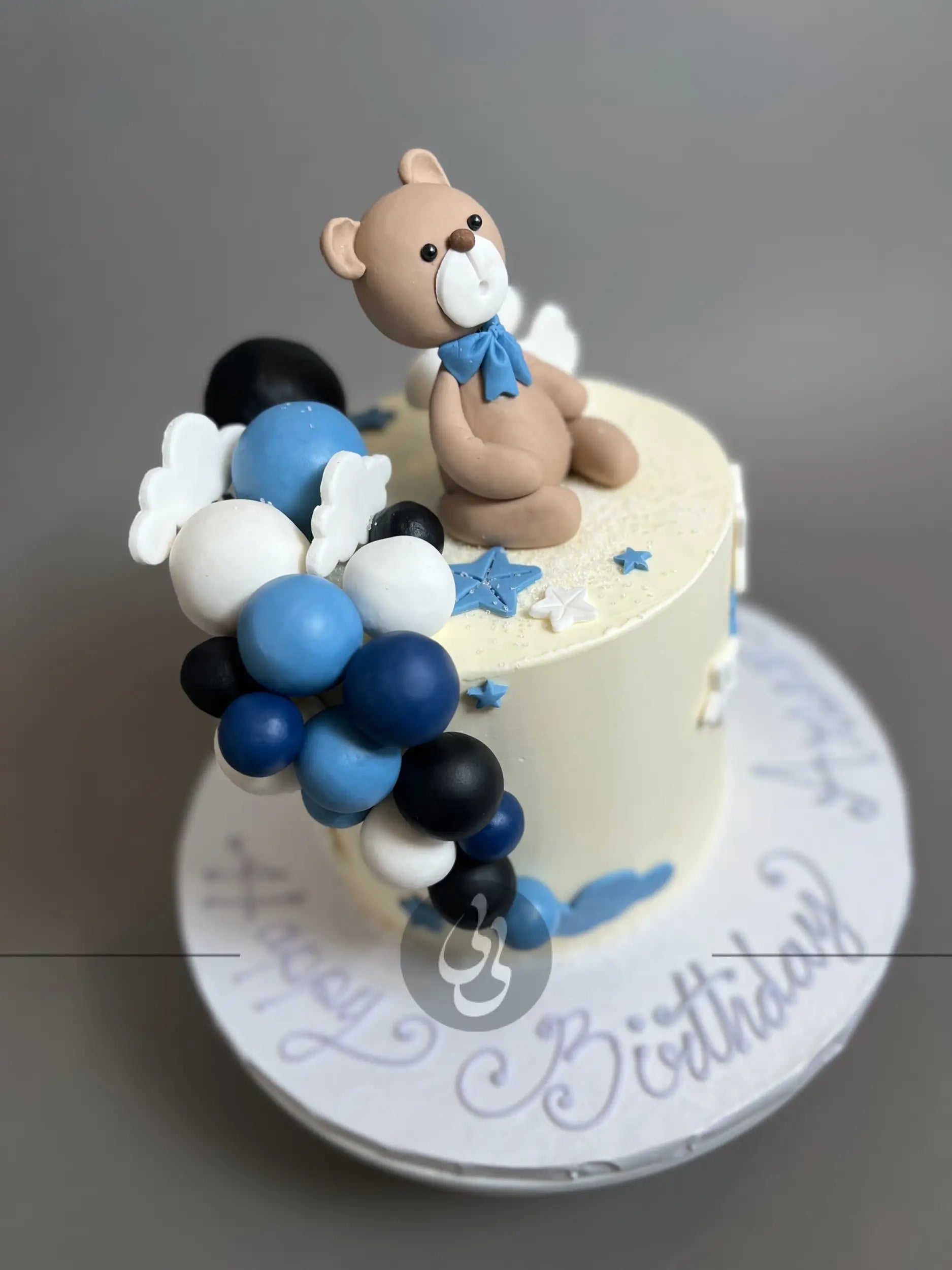 Animals & spheres - custom cake