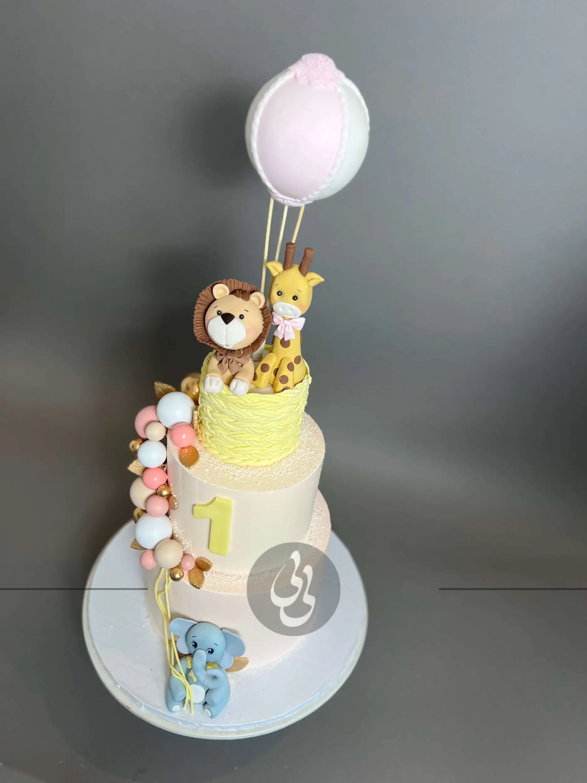 Animals & spheres - custom cake