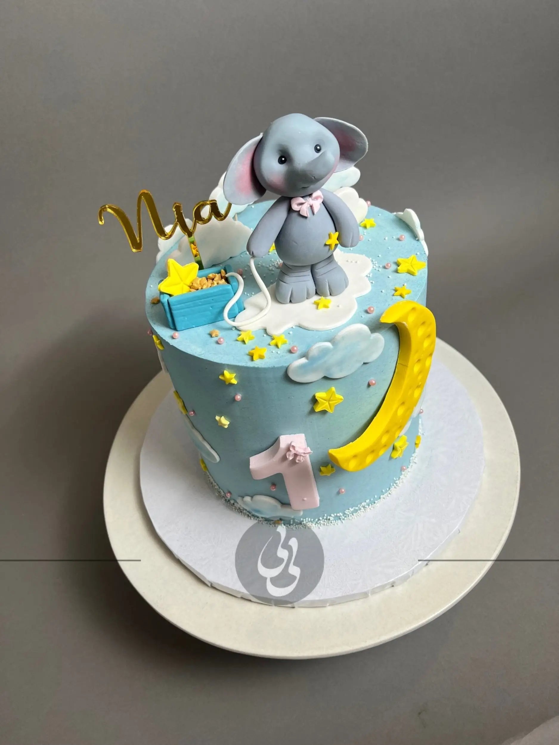 Animals stars & moon on buttercream - custom cake
