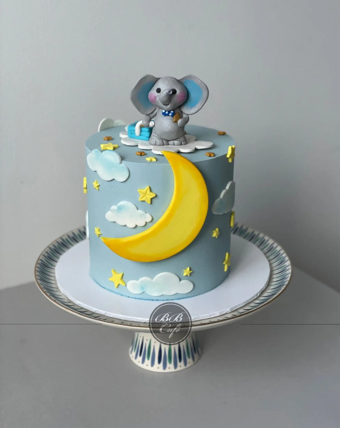 Animals stars &amp; moon on buttercream - custom cake