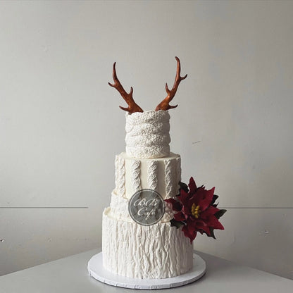 Antlers &amp; sugar flower - wedding cake