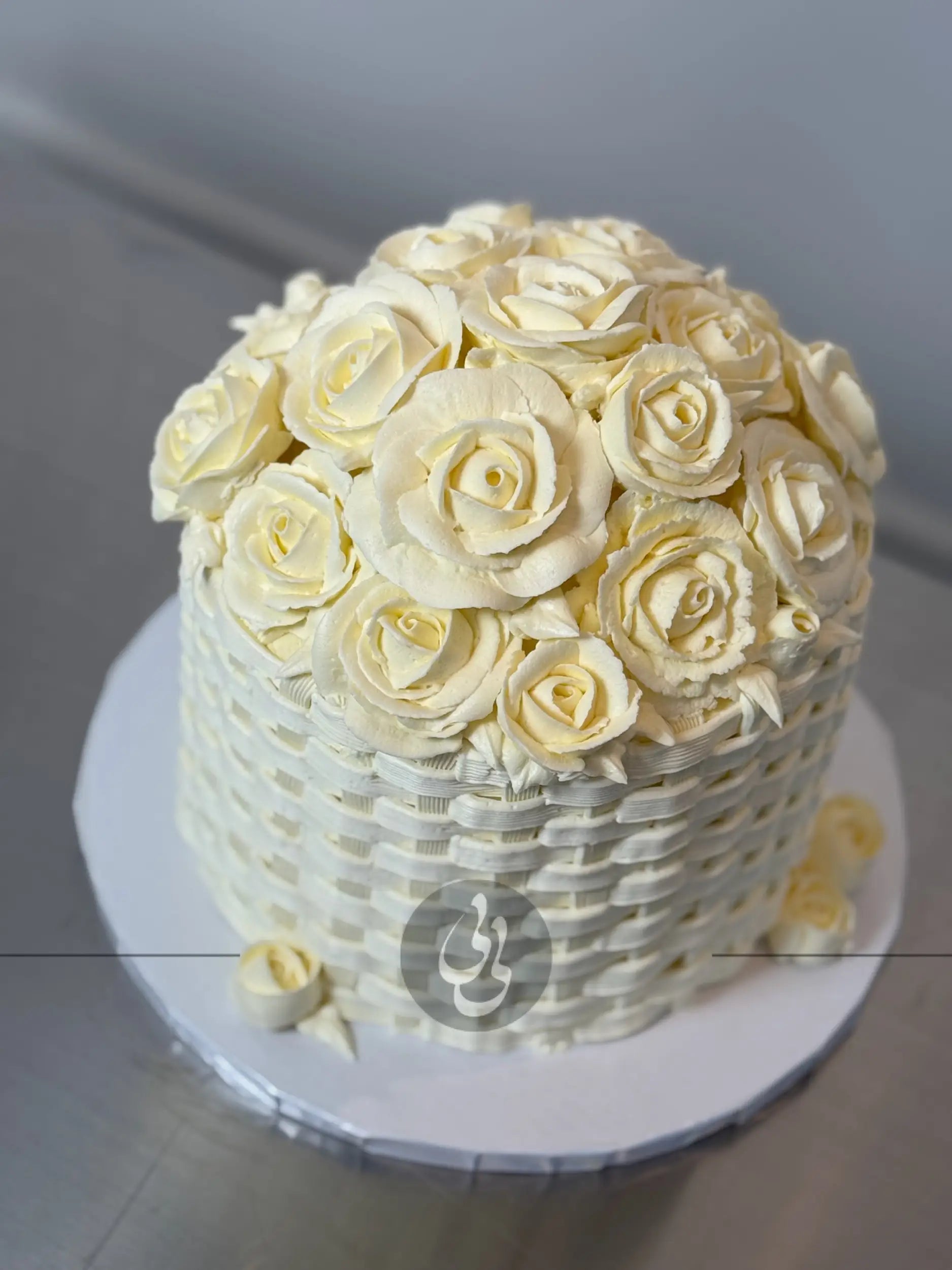 Basket of roses in buttercream - custom cake