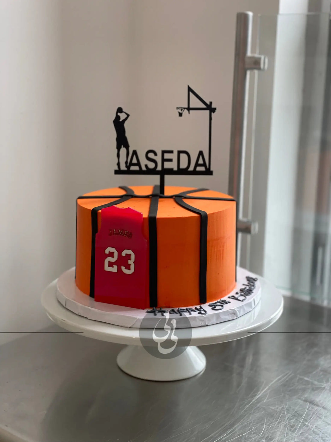 Basketball in buttercream - custom cake