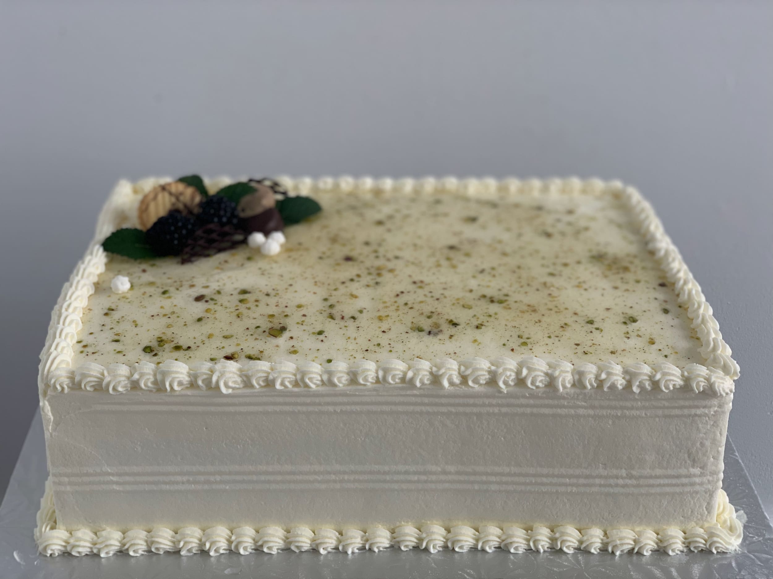 Bb pistachio pineapple - classic cake