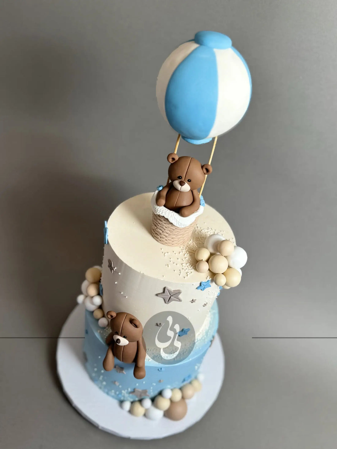 Bear in hot air balloon - custom cake