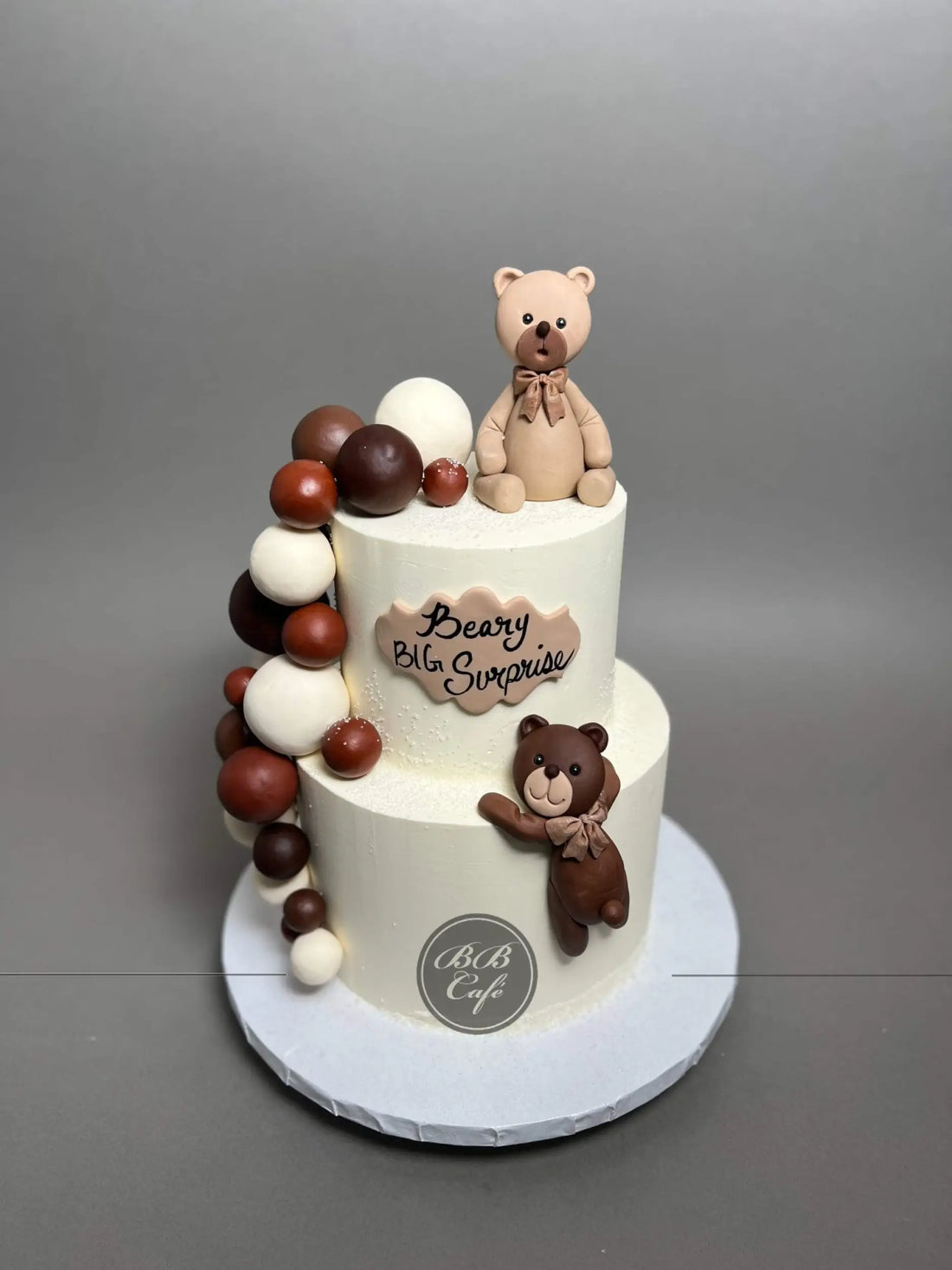 Bears &amp; spheres on buttercream - custom cake