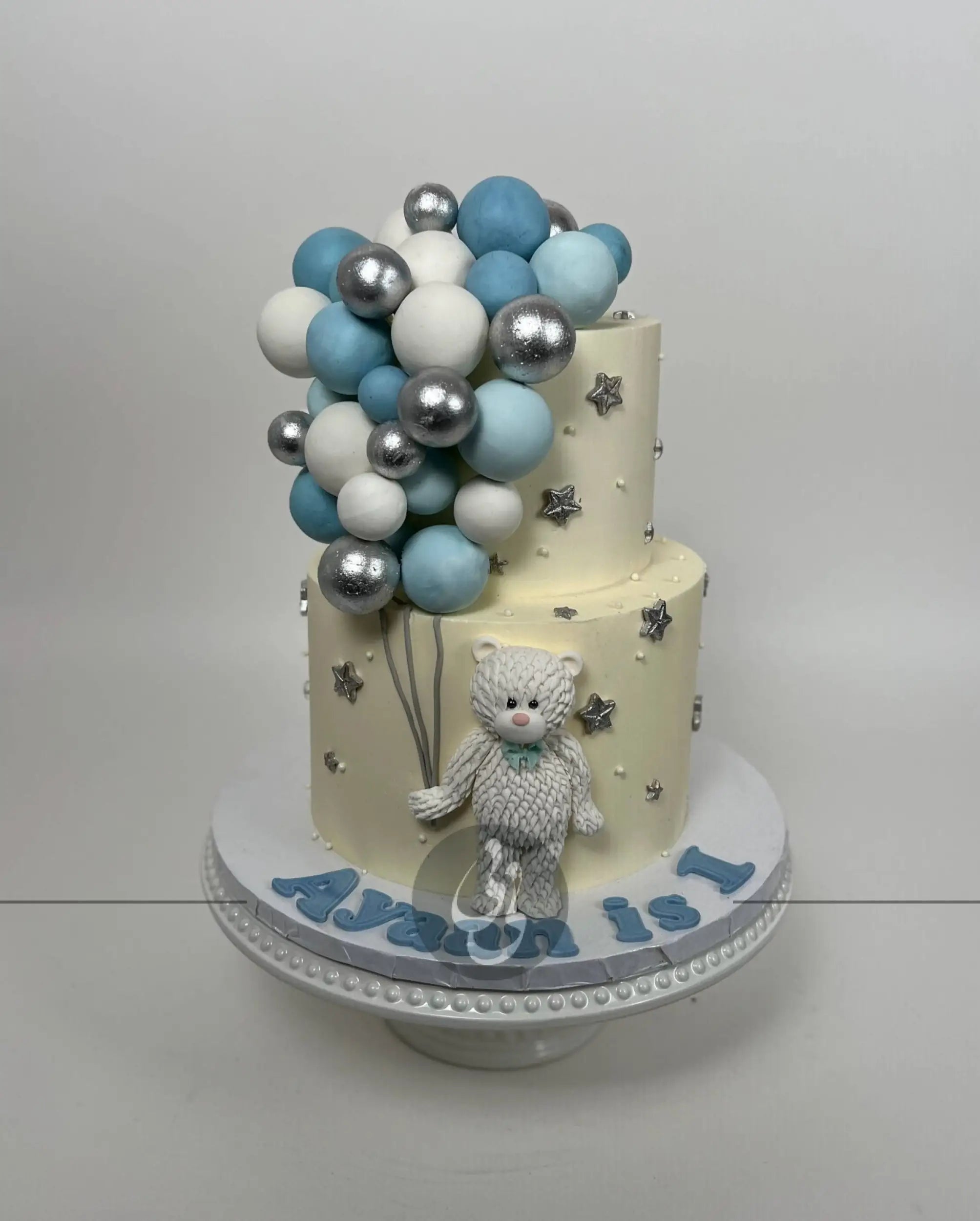 Bears & spheres on buttercream - custom cake