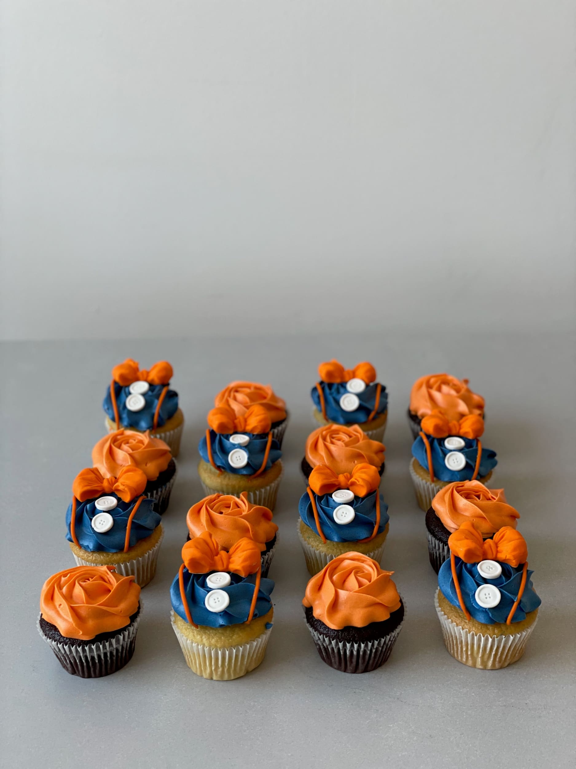 Blippi cupcakes - cupcake