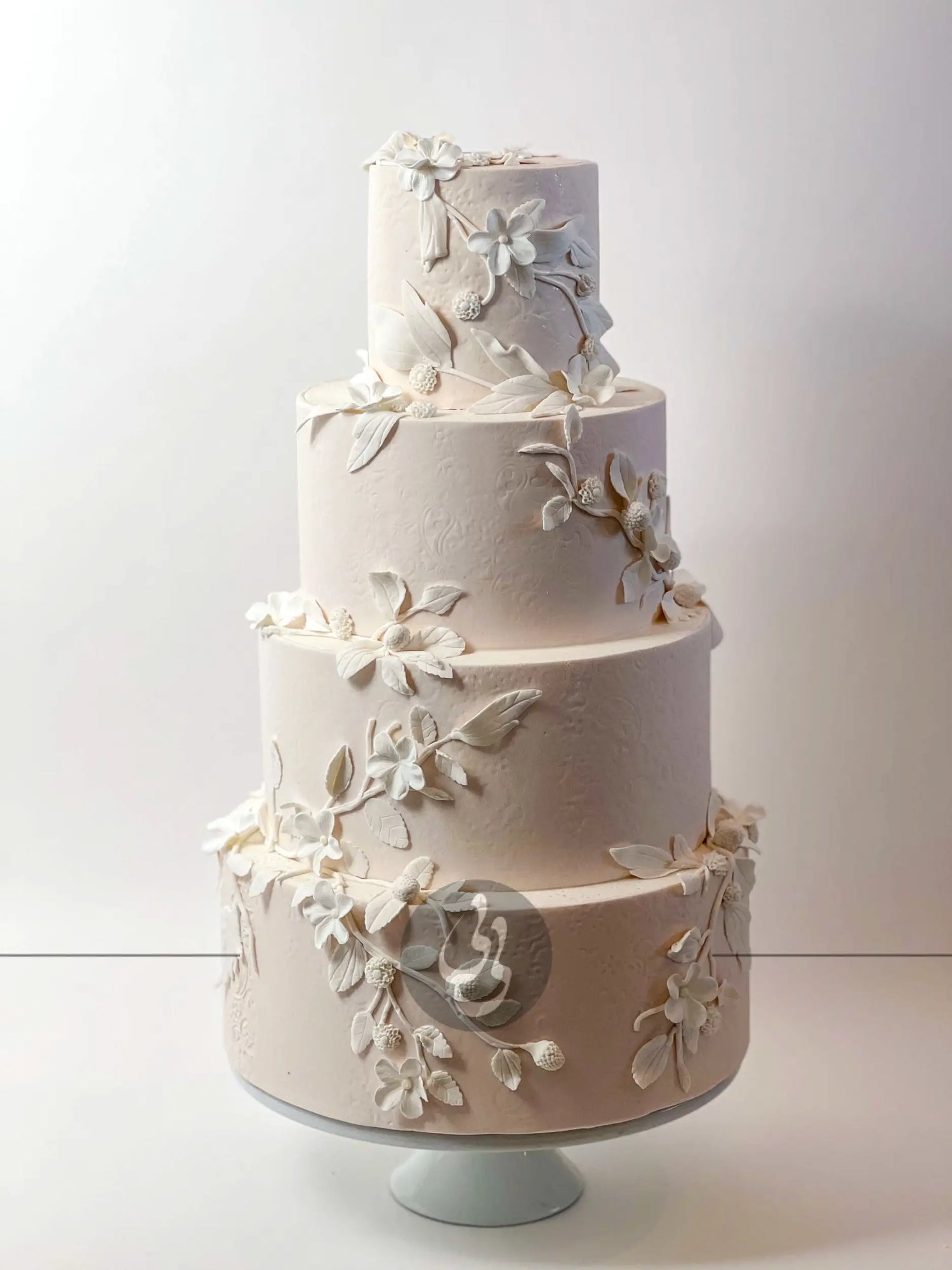 Buds & blossoms - wedding cake