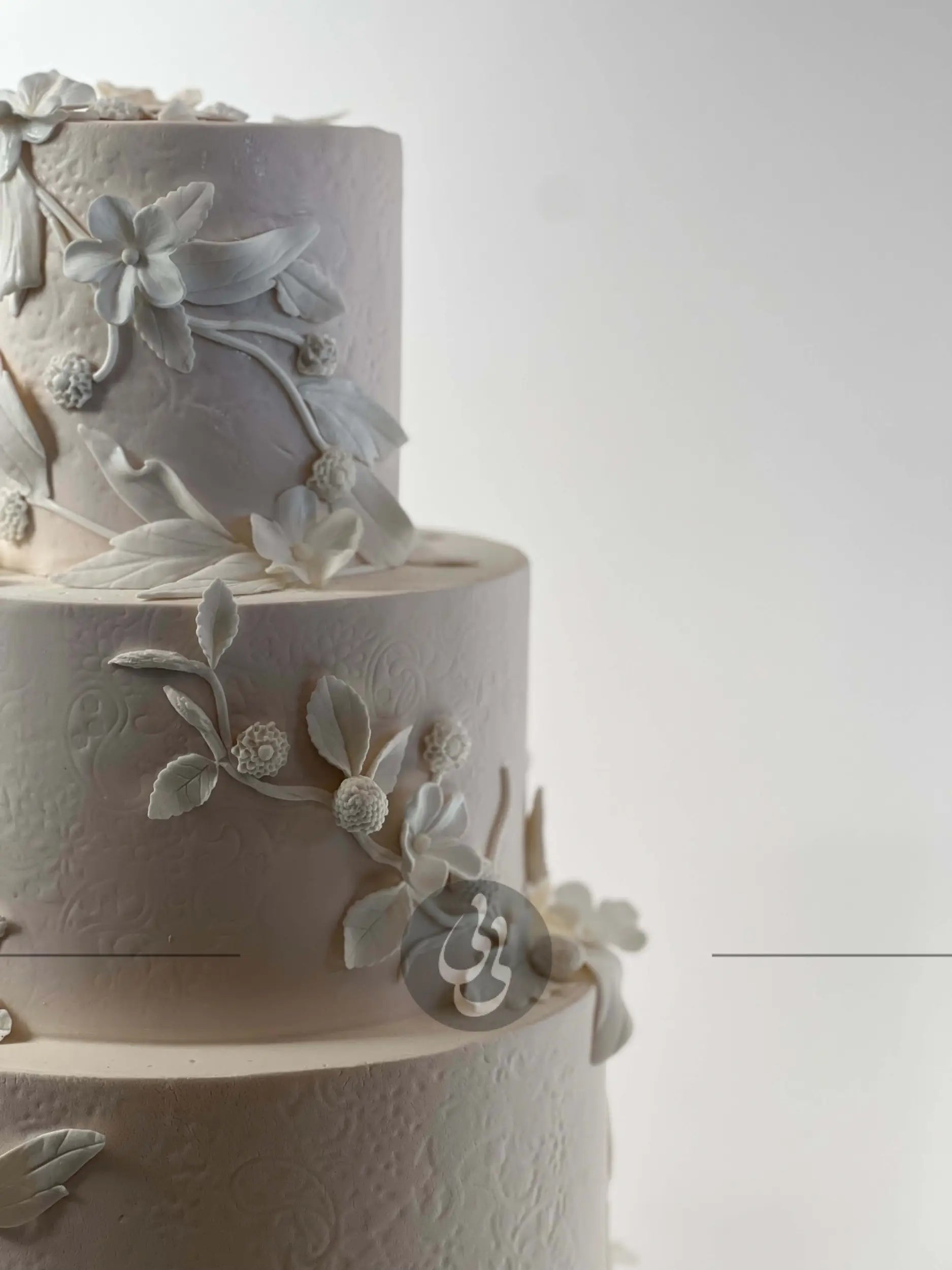 Buds & blossoms - wedding cake