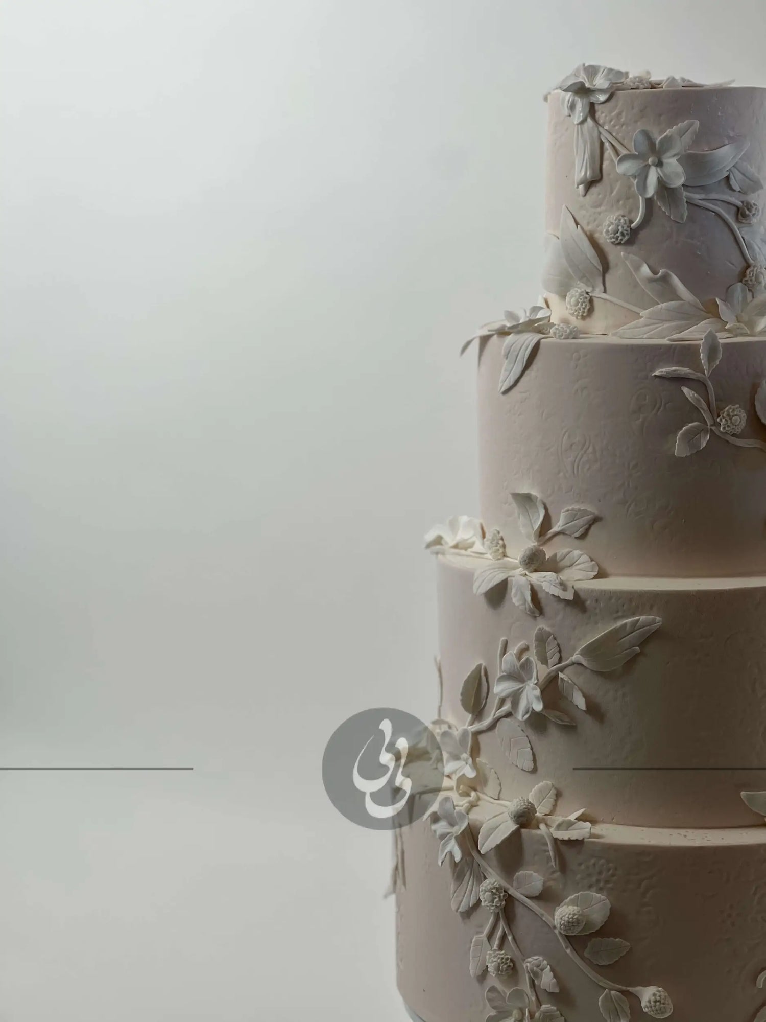 Buds & blossoms - wedding cake