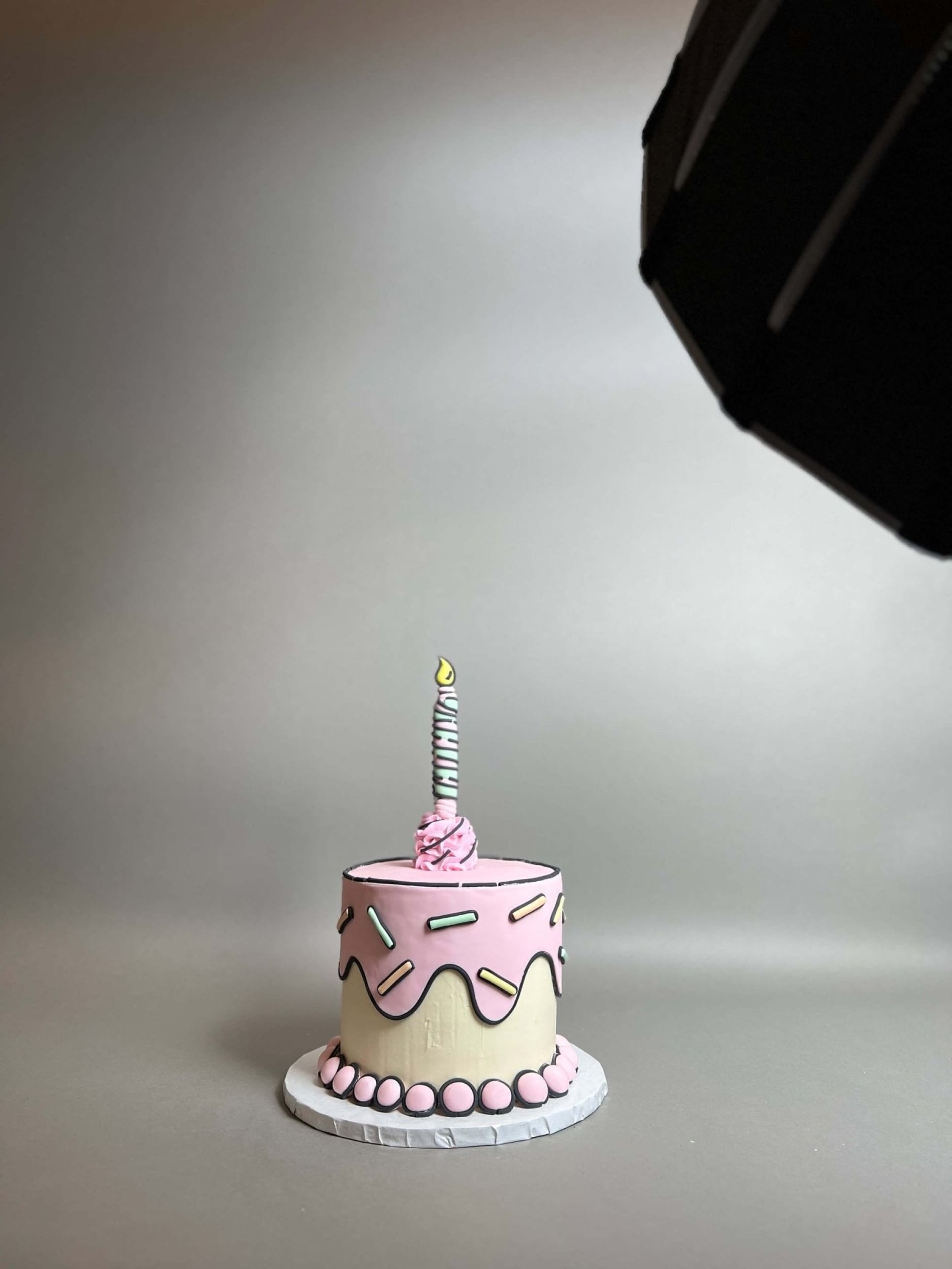 Cartoon pop-art cake - custom cake