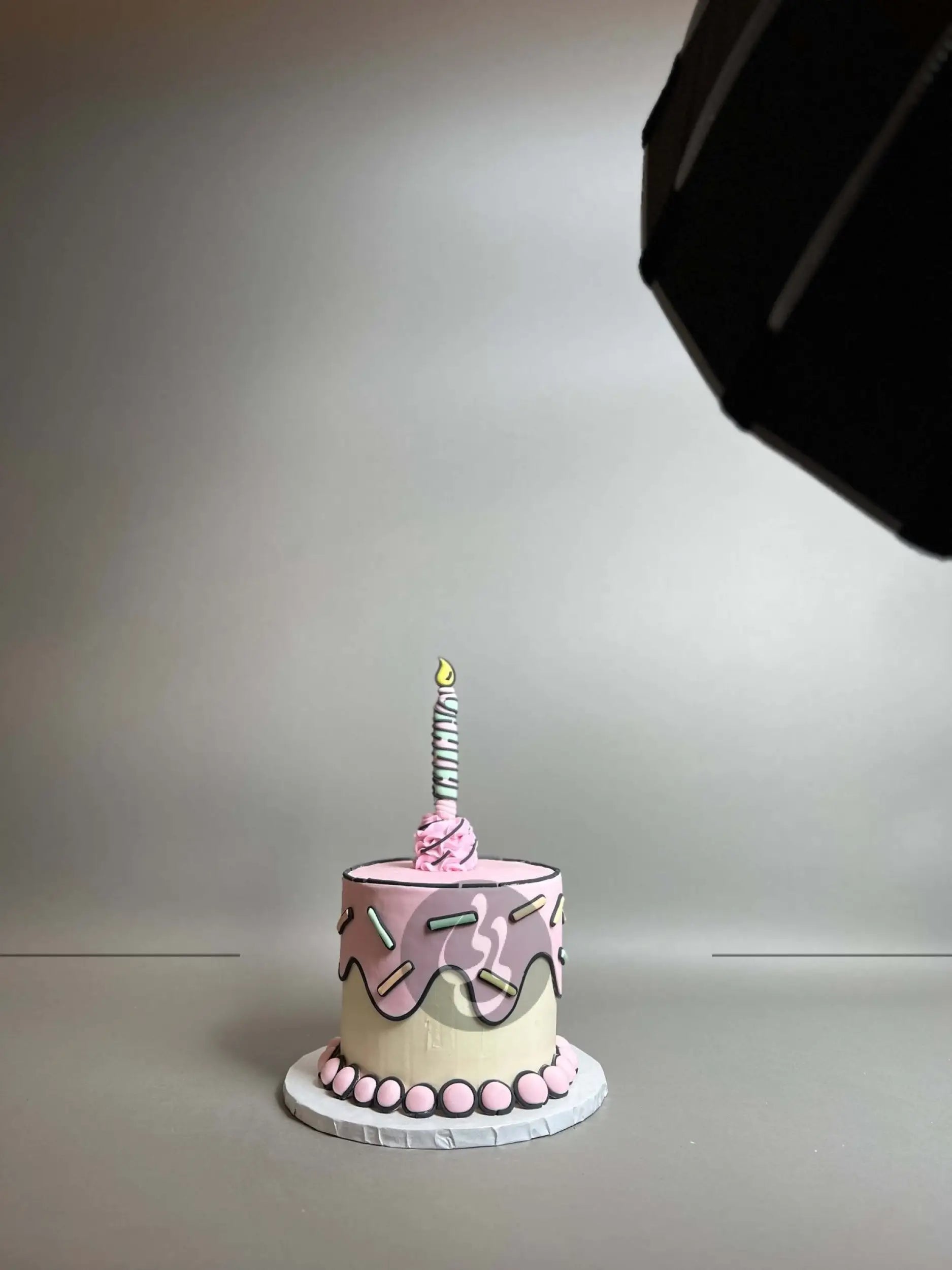 Cartoon pop-art cake - custom cake