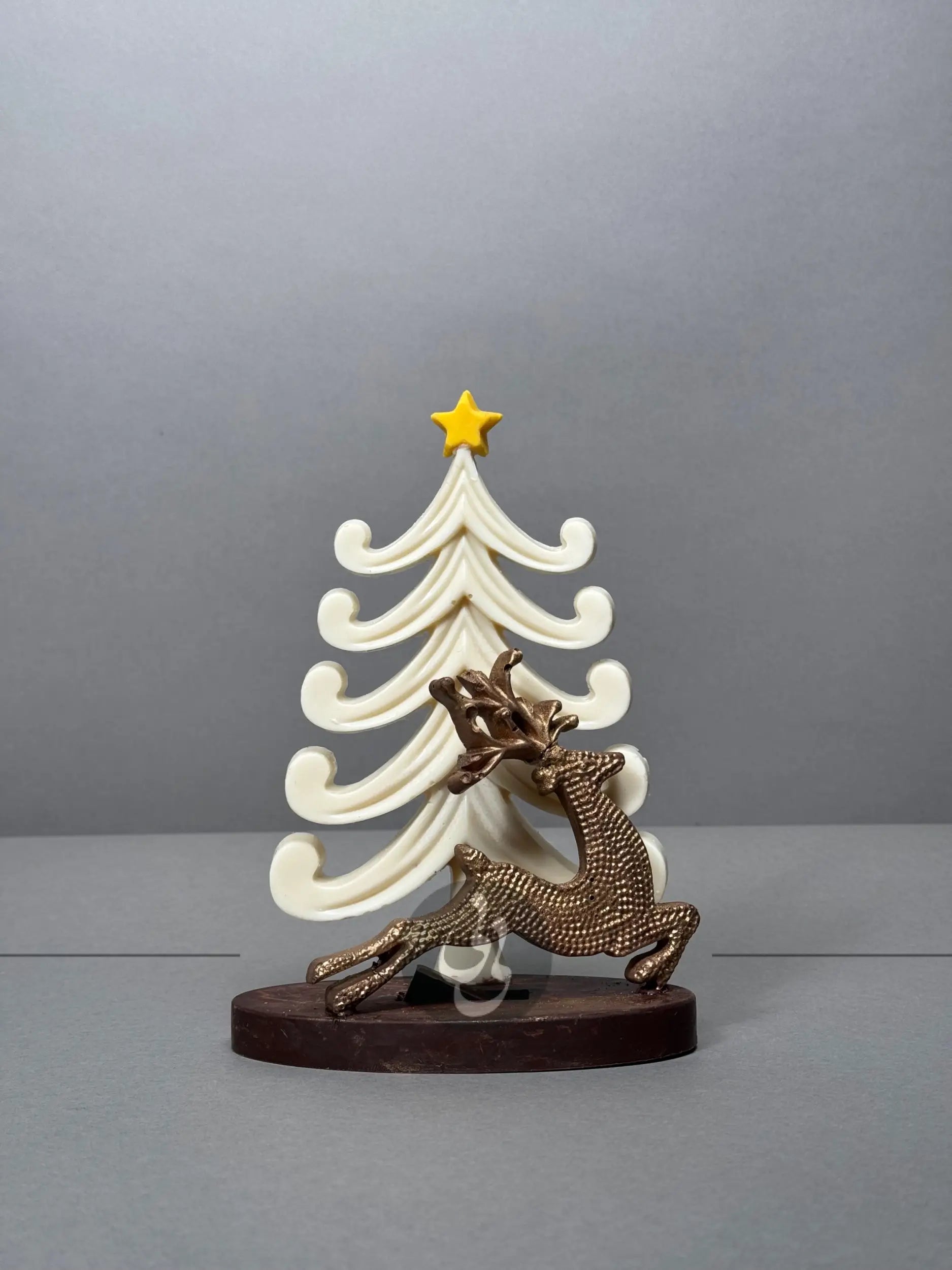 Chocolate christmas tree & reindeer - pastry