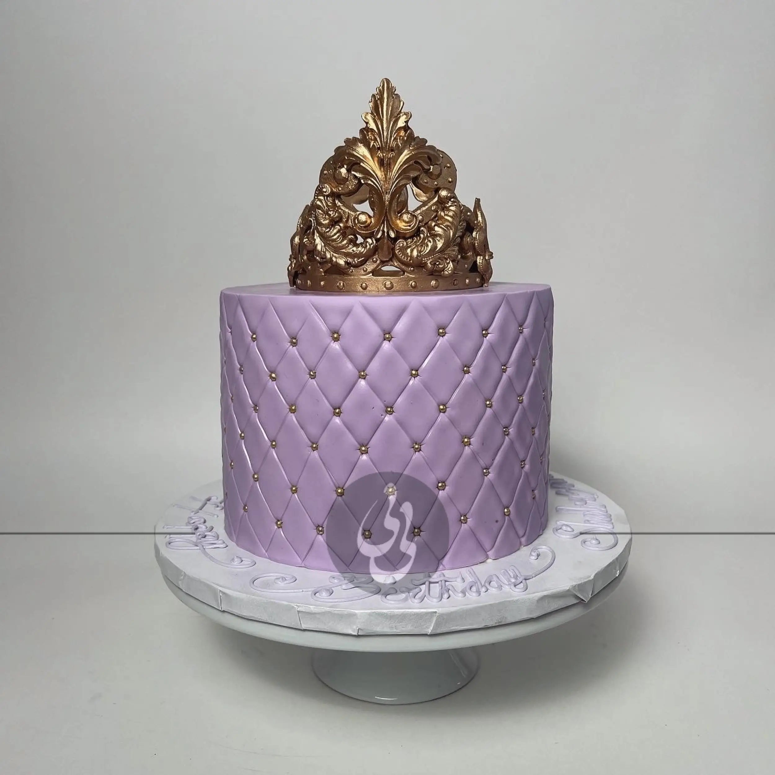 Crown on quilted fondant - custom cake