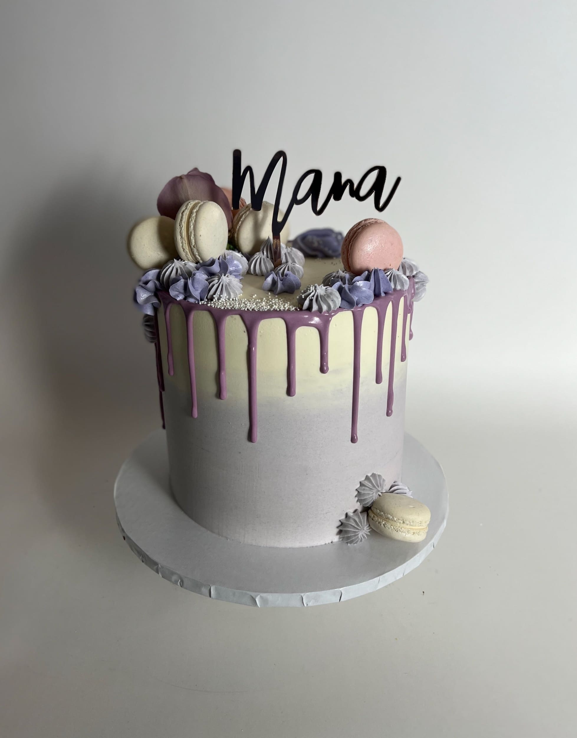 Drips & fresh flowers on buttercream - custom cake