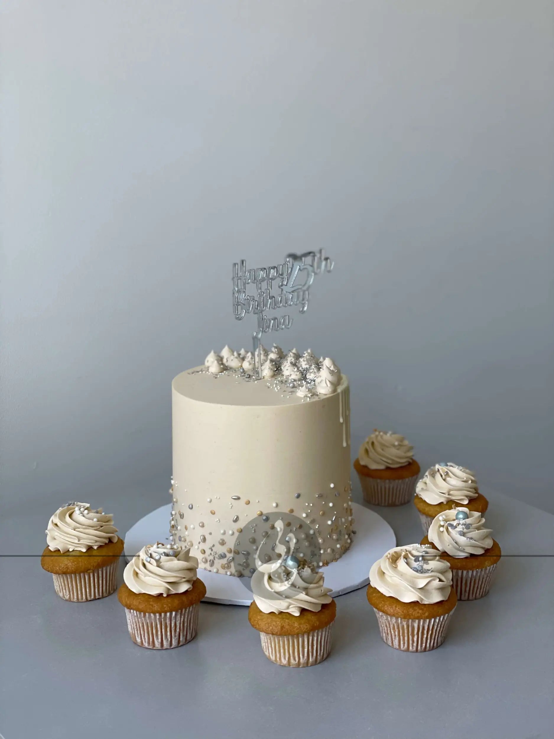 Drips on buttercream - custom cake