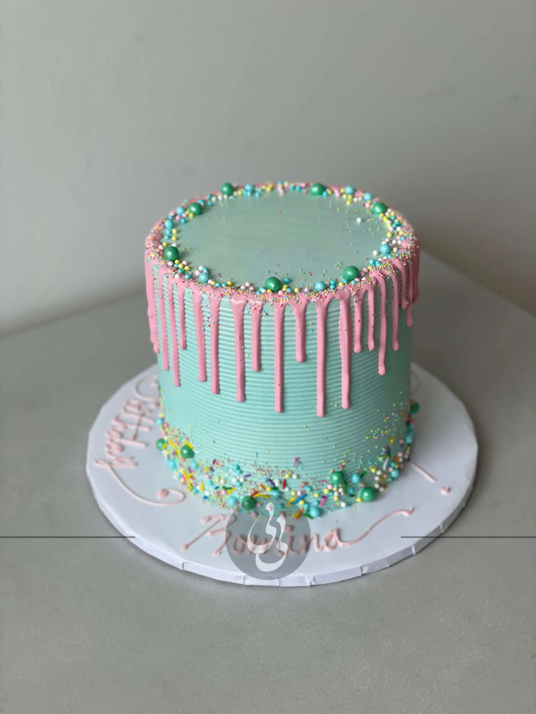 Drips on buttercream - custom cake