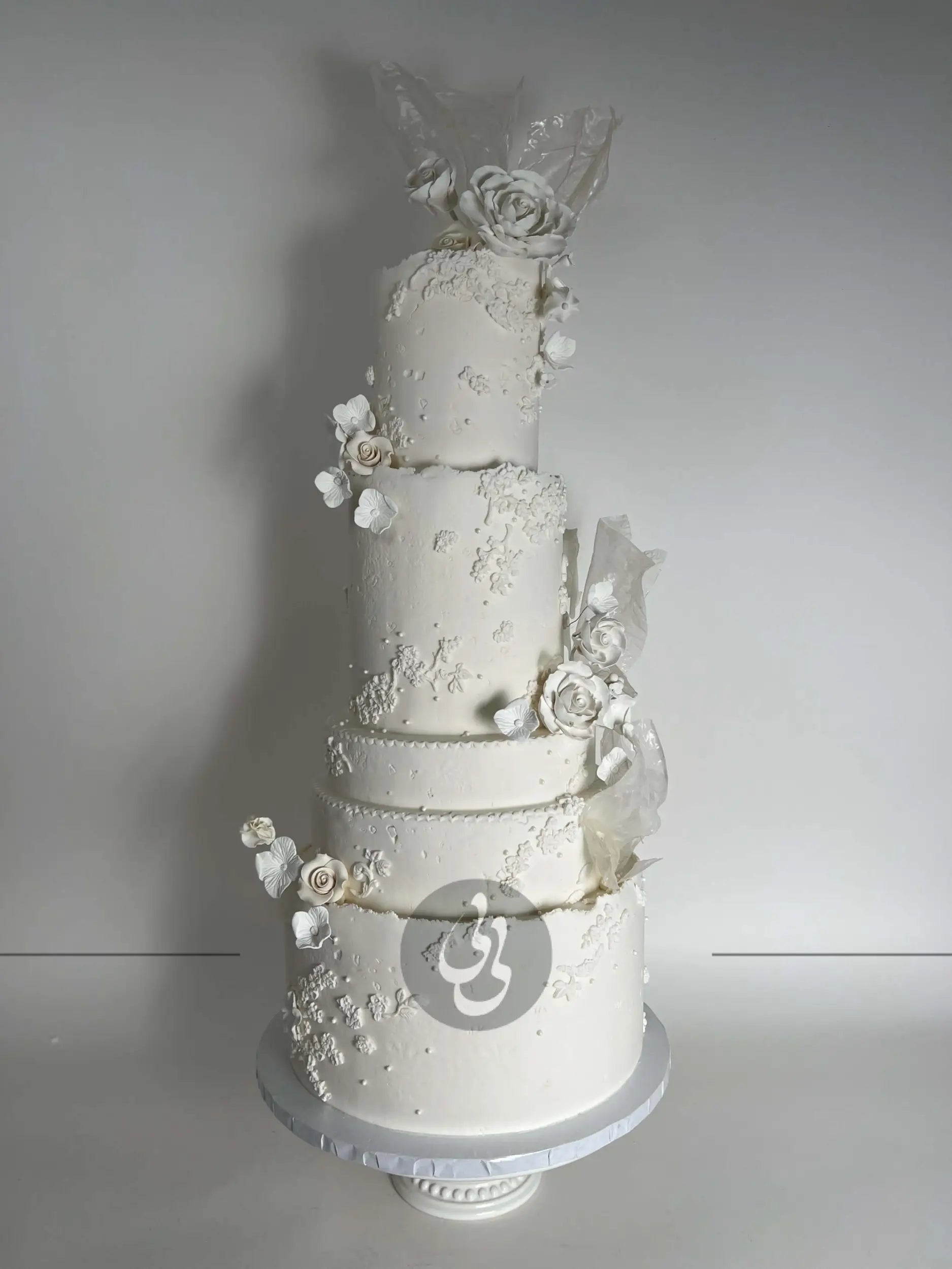 Ethereal white wedding - wedding cake