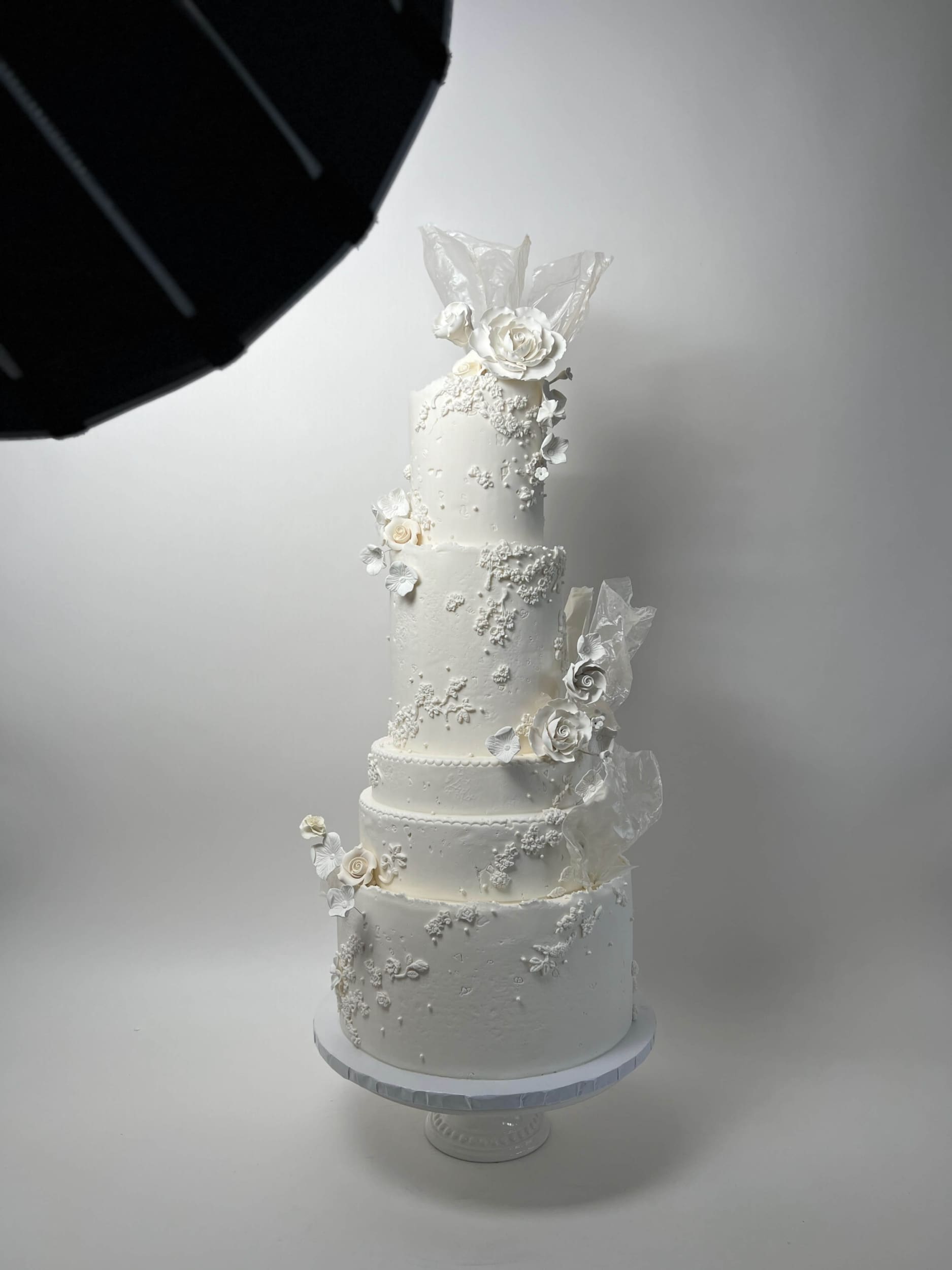 Ethereal white wedding - wedding cake