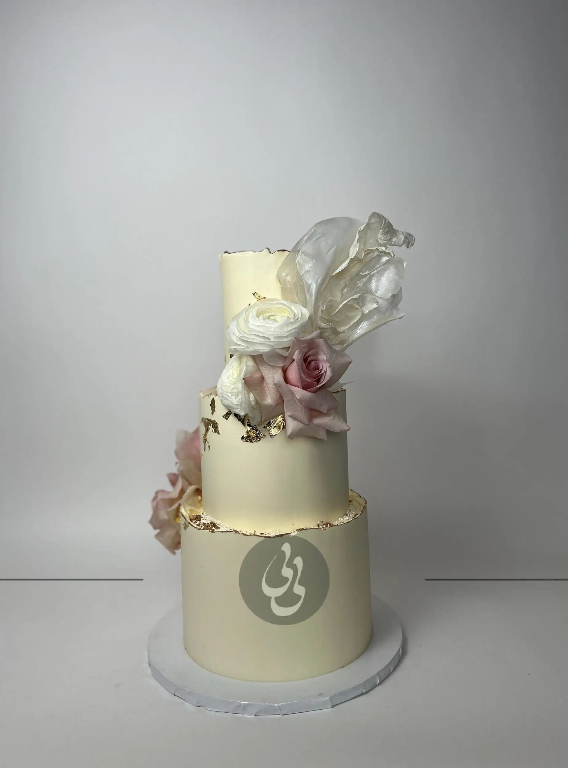 Fresh flowers & gold with wafer paper sail - wedding cake