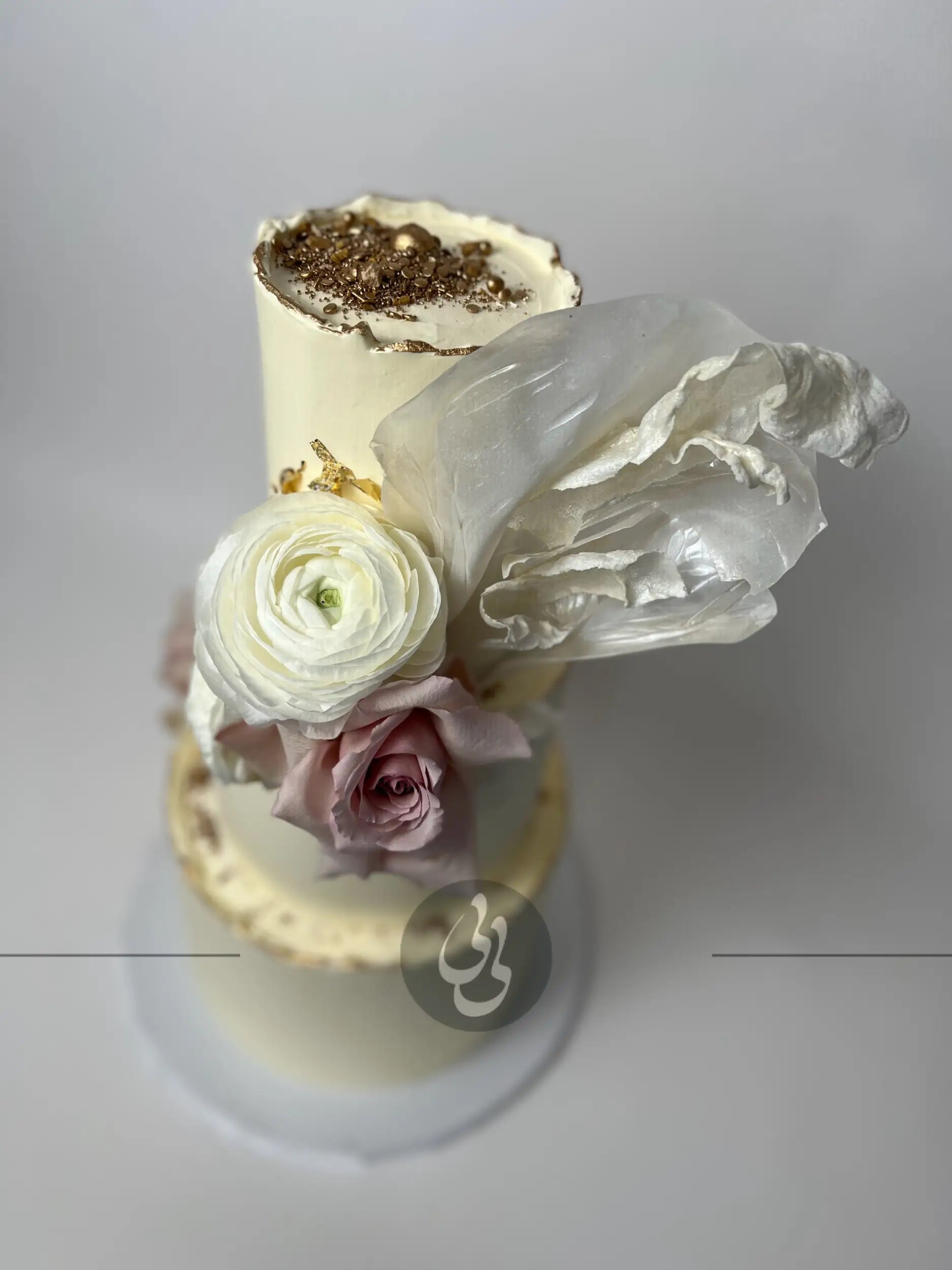 Fresh flowers & gold with wafer paper sail - wedding cake