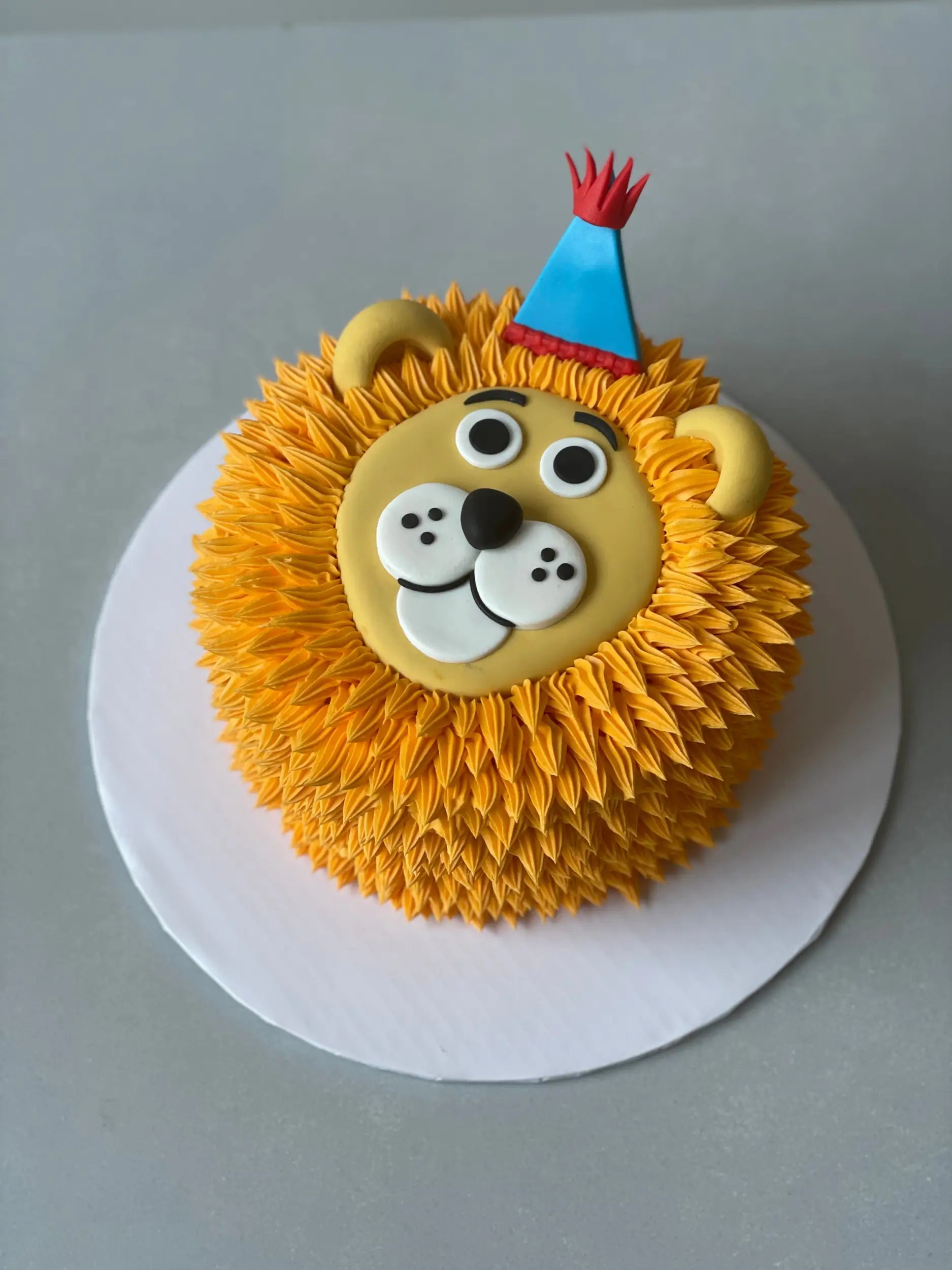 Furry animal friend face - custom cake