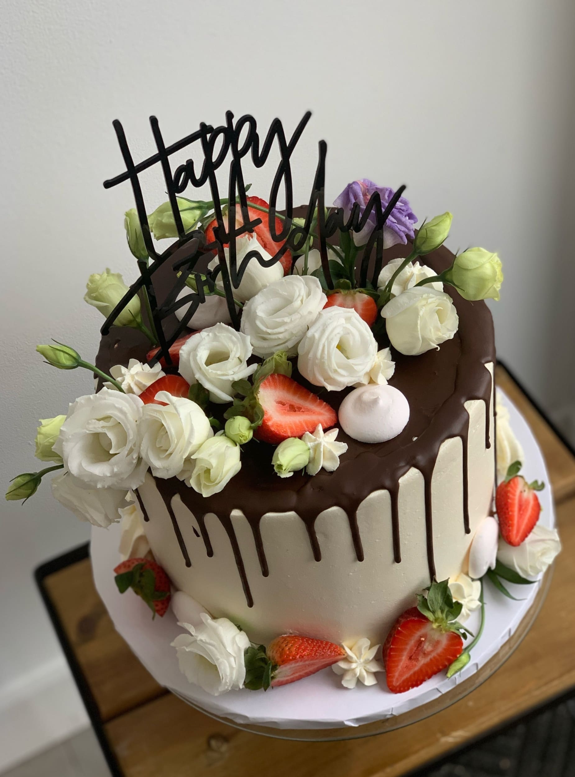 Ganache drips & fresh flowers - custom cake