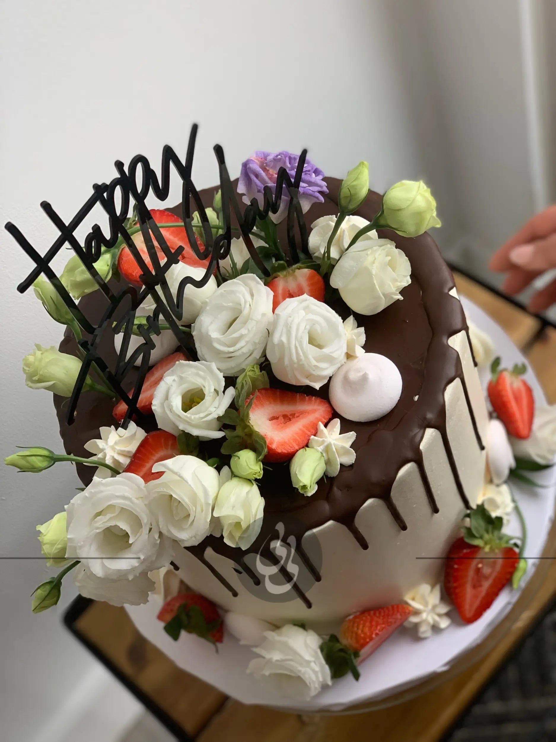 Ganache drips & fresh flowers - custom cake