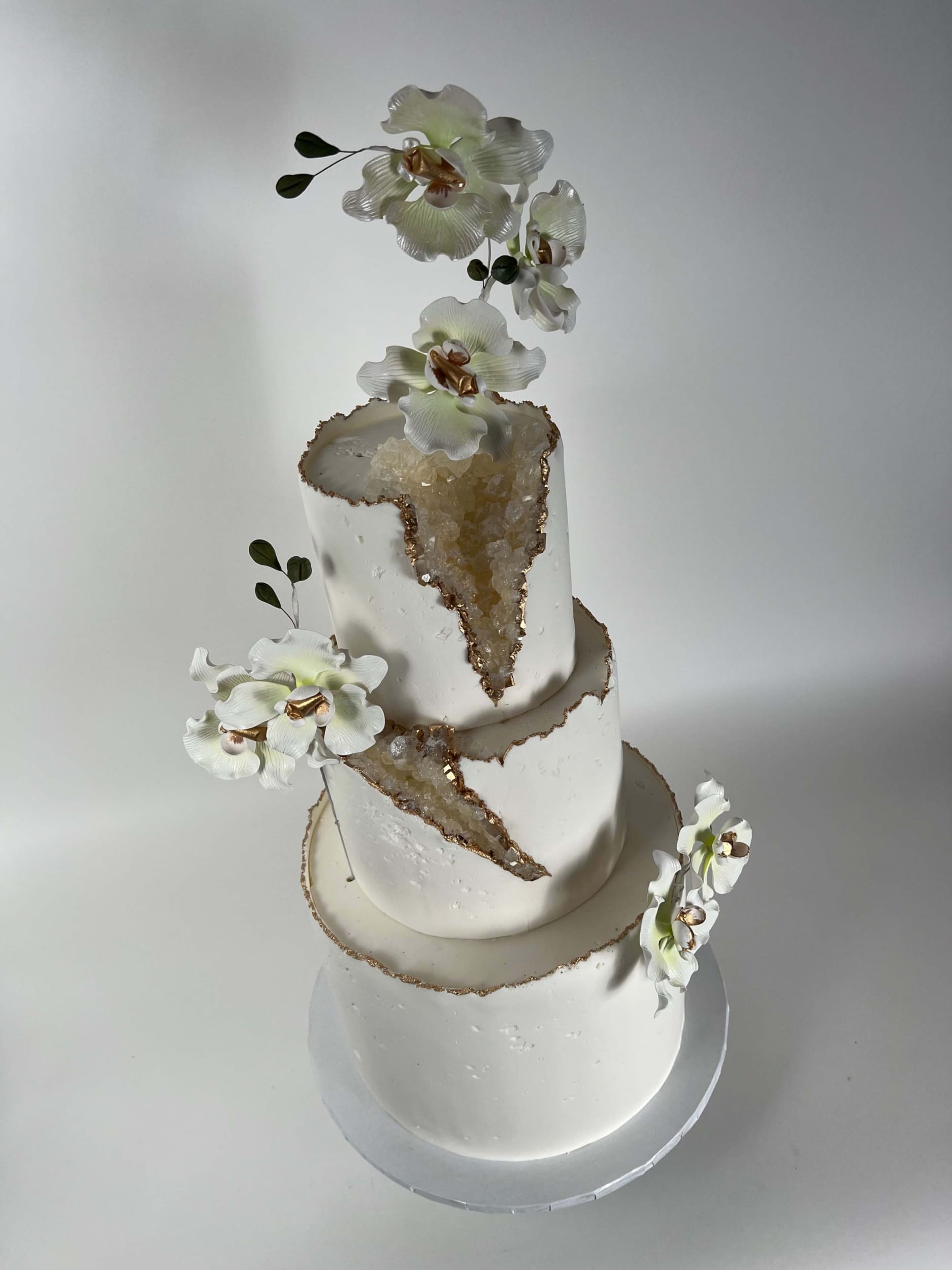 Geode and sugar orchids - wedding cake
