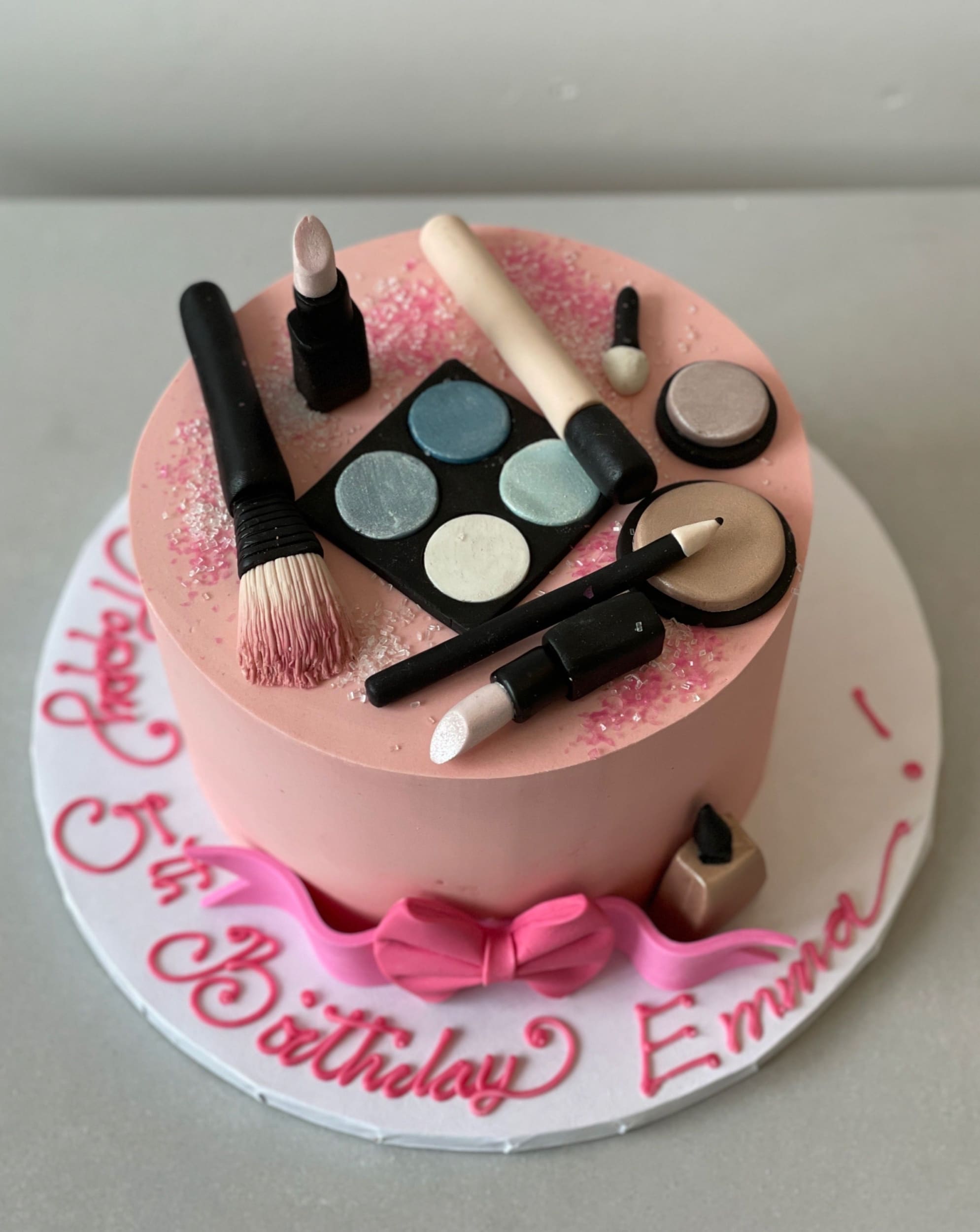 Glamour & glitz makeup cake - custom cake