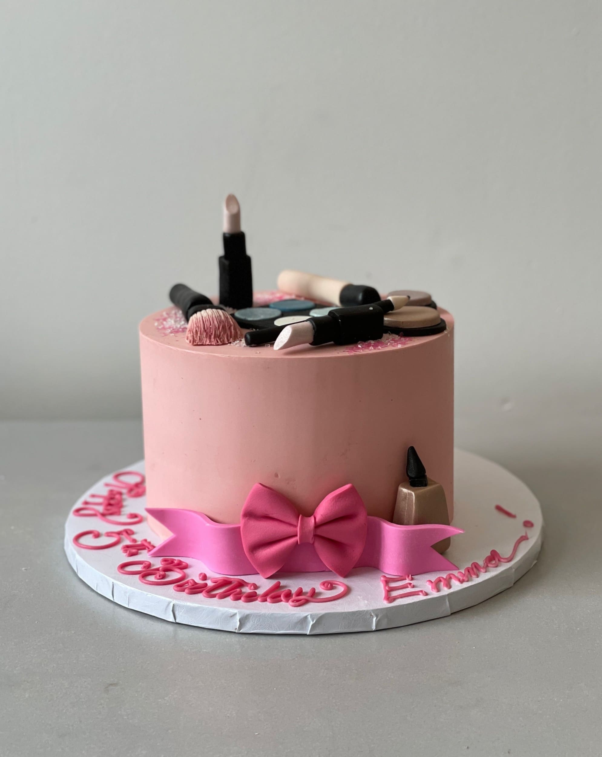 Glamour & glitz makeup cake - custom cake