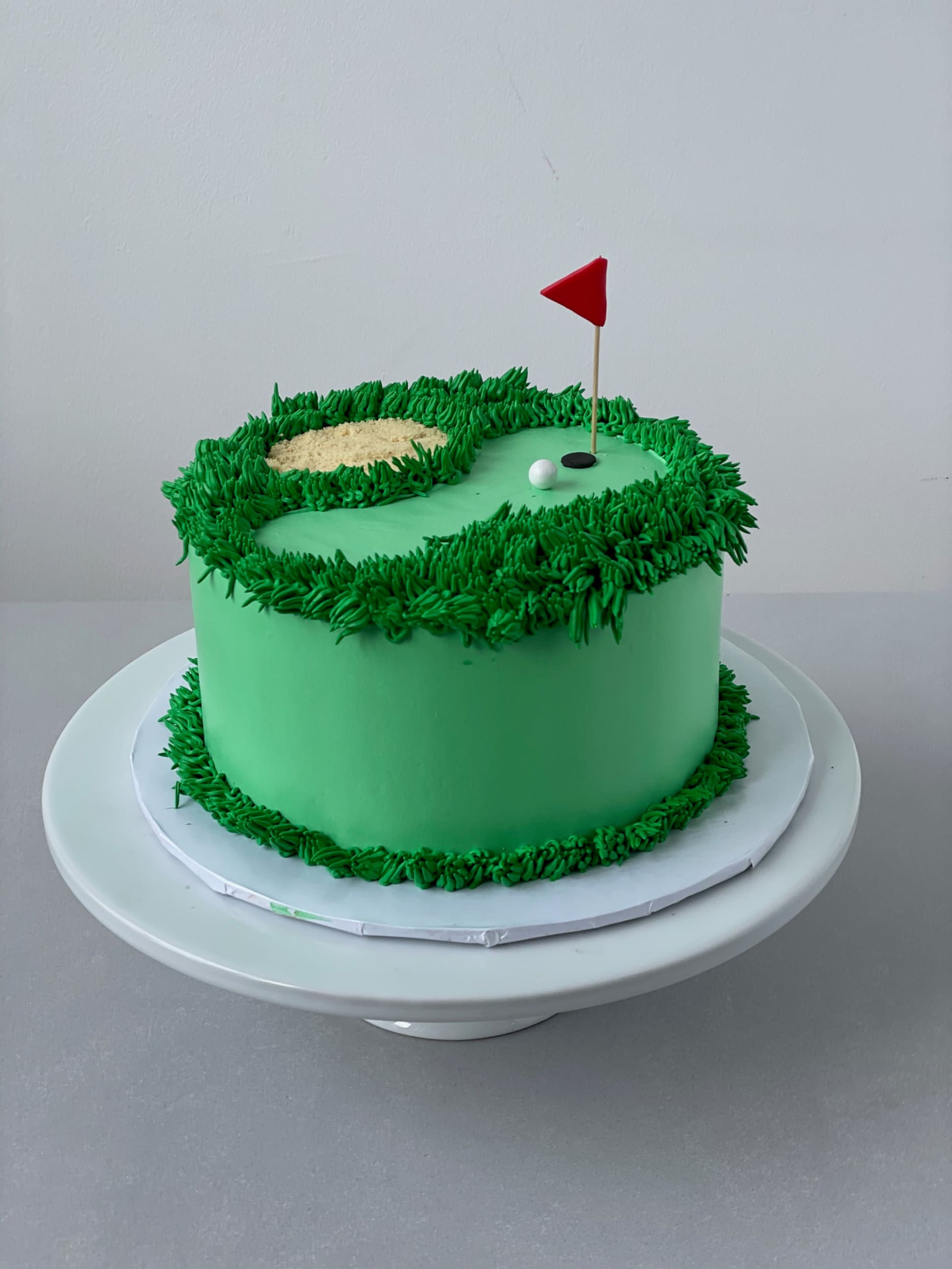 Golf on whipped cream - custom cake