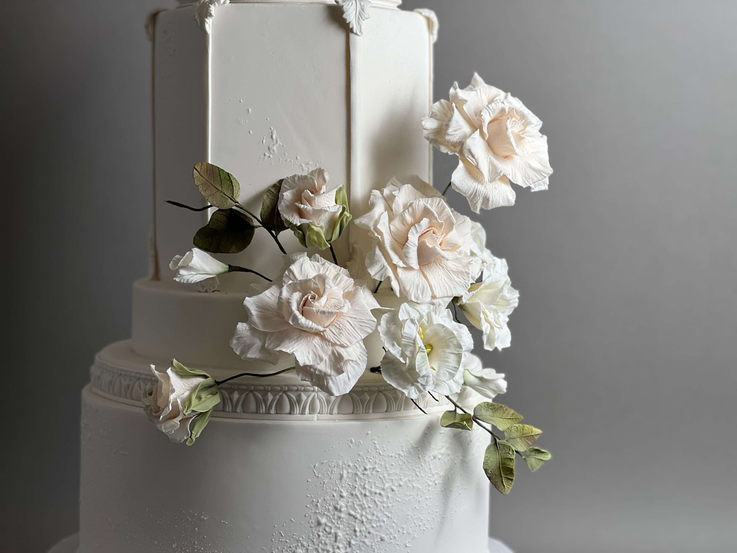 Hexagon & sugar flowers - wedding cake