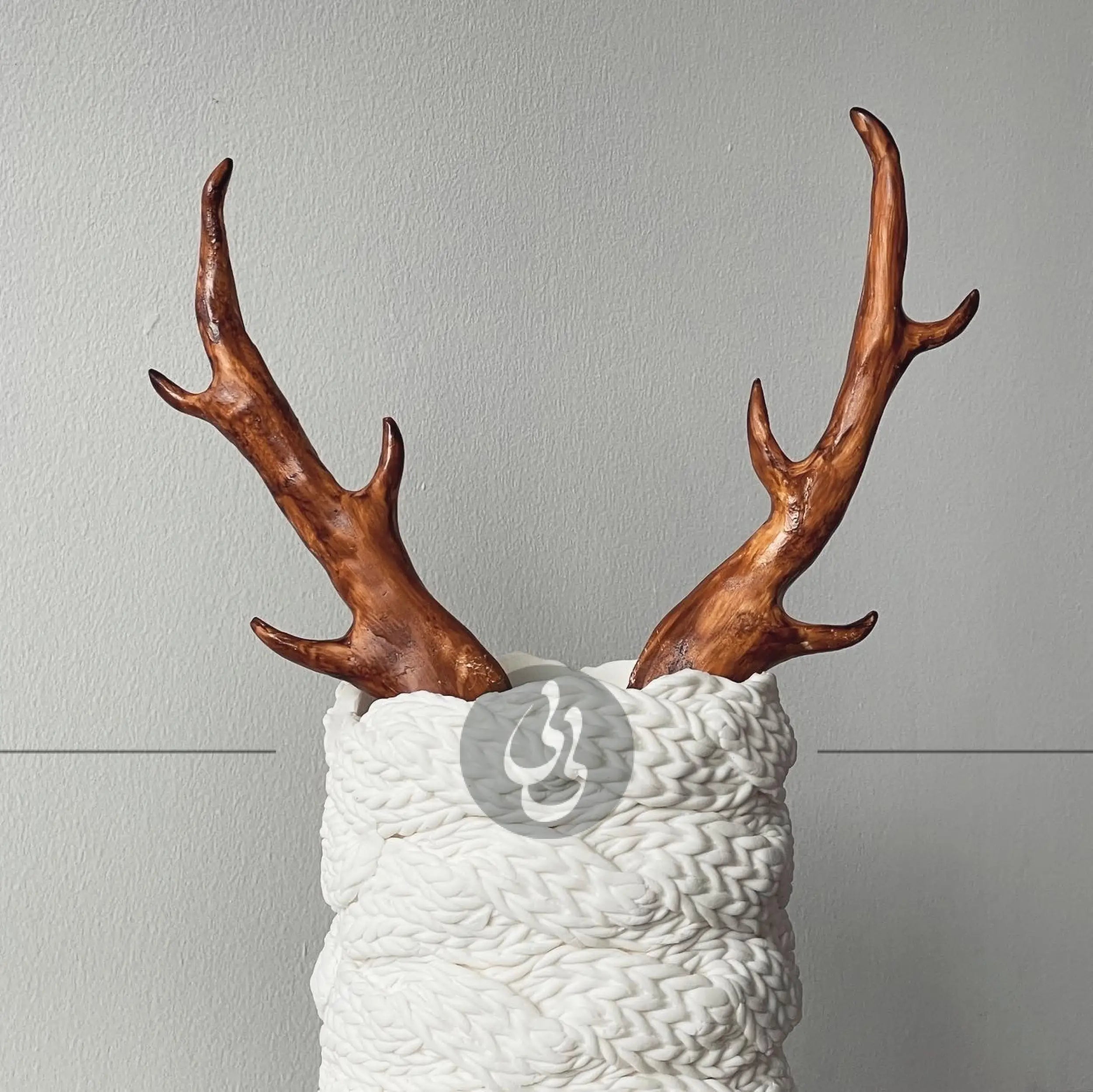 Knit & antlers holiday cake - wedding cake