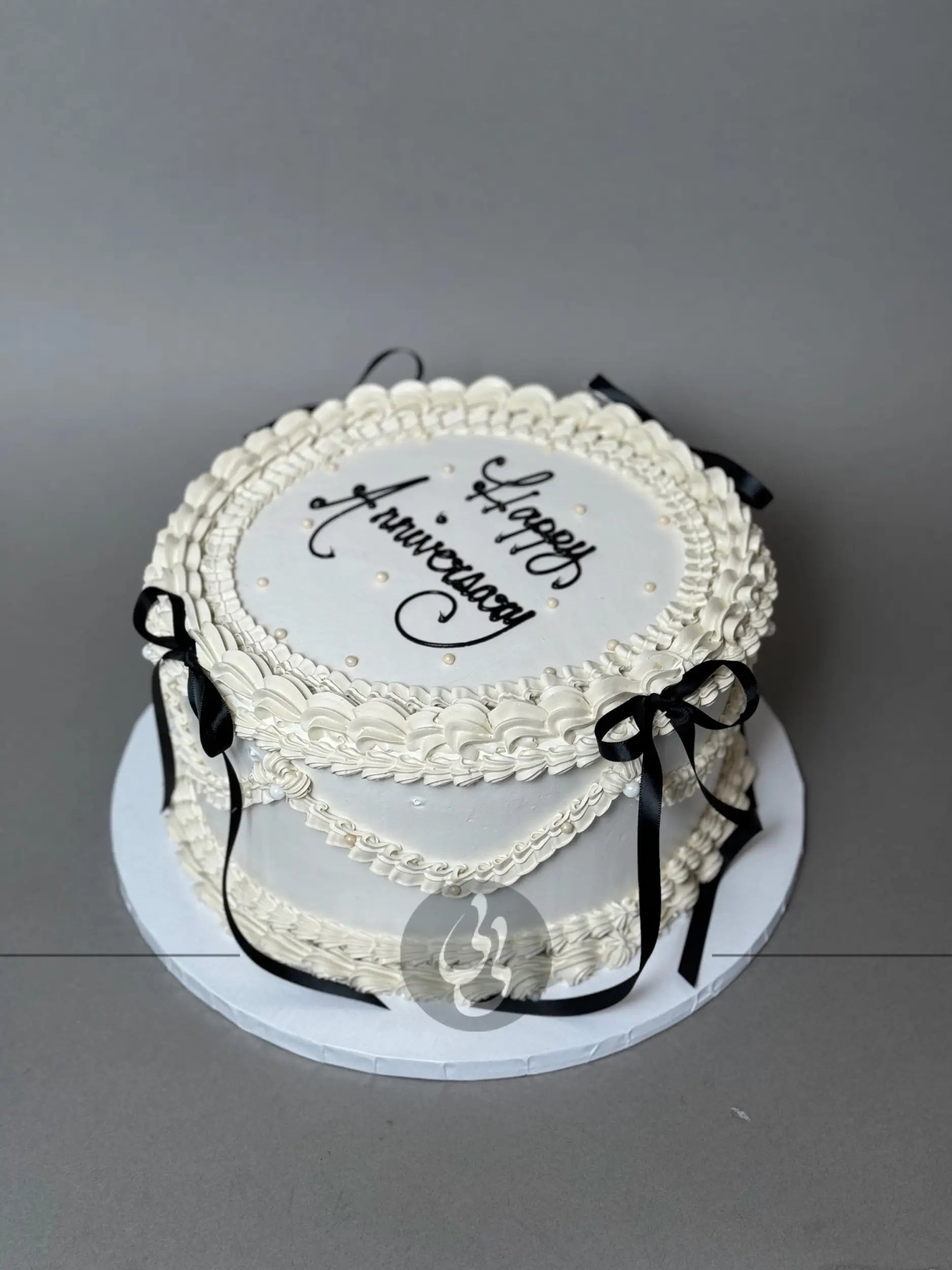 Lambeth & bows on buttercream - custom cake