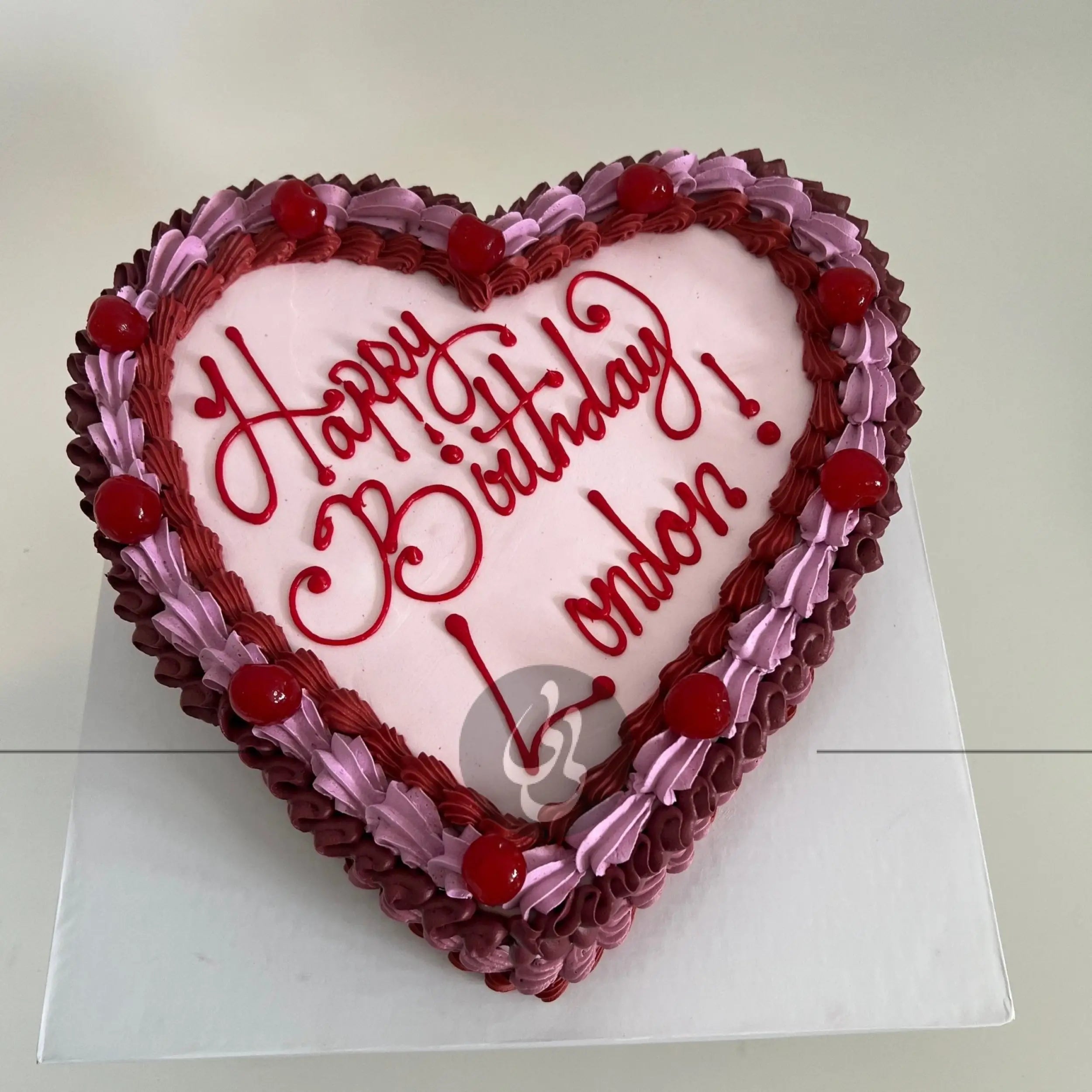 Lambeth heart in buttercream - custom cake