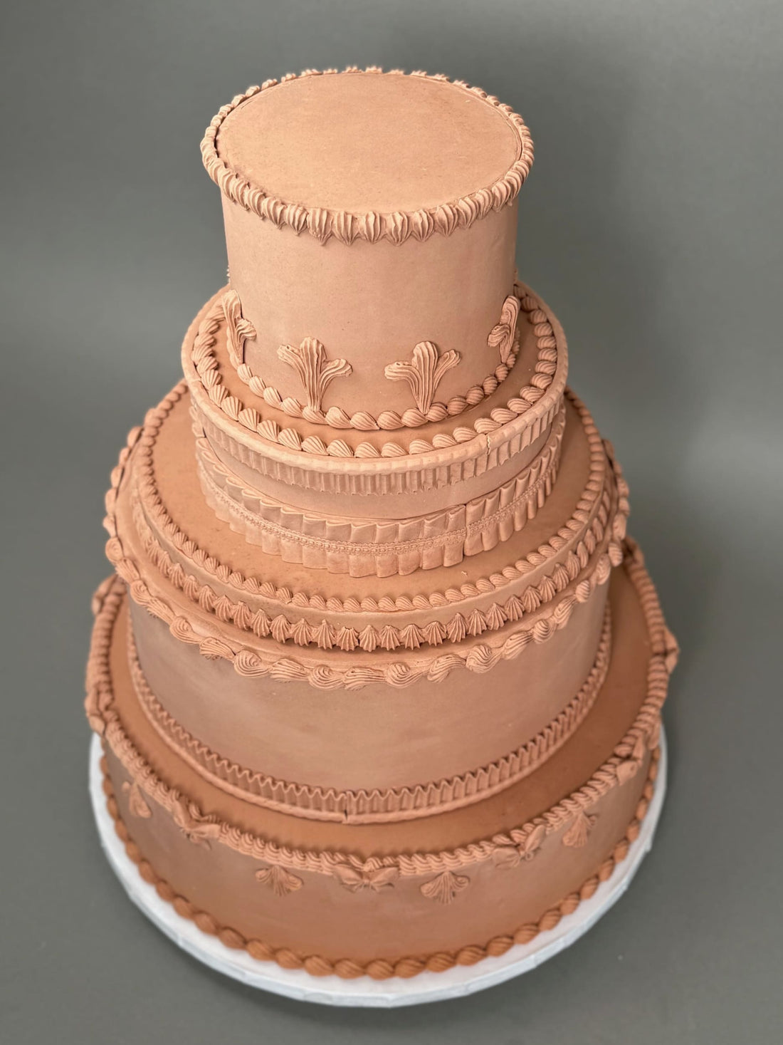 Lambeth in fondant - wedding cake