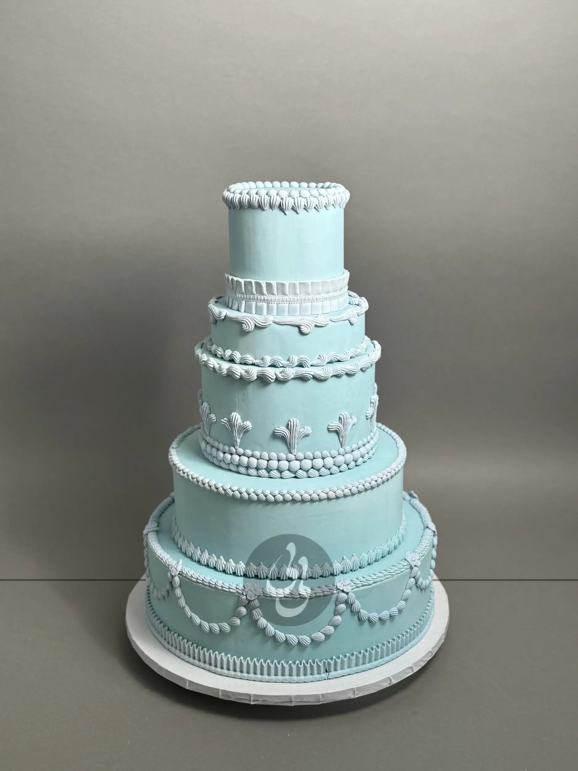 Lambeth in fondant - wedding cake