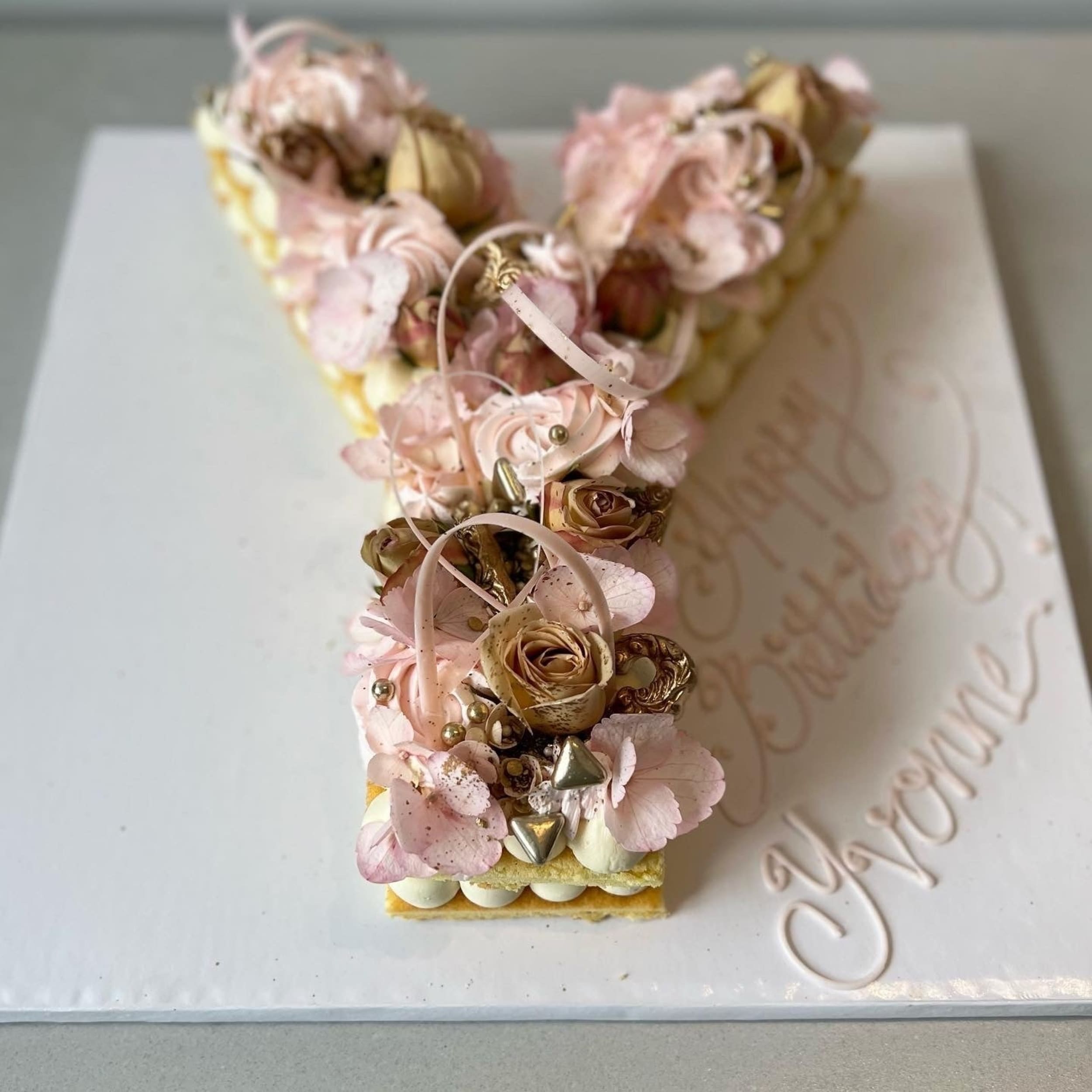 Letter/number cake in buttercream - custom cake