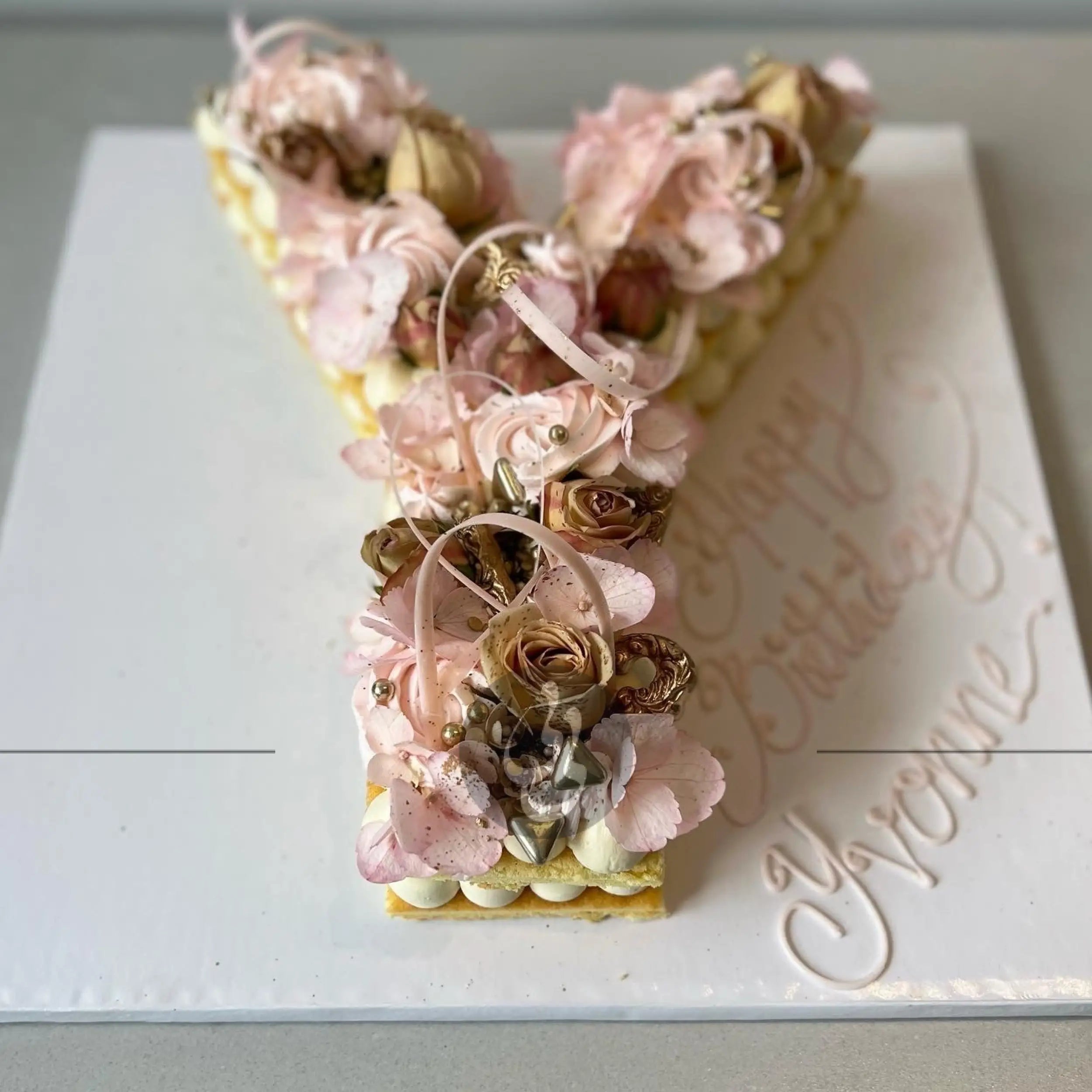 Letter/number cake in buttercream - custom cake