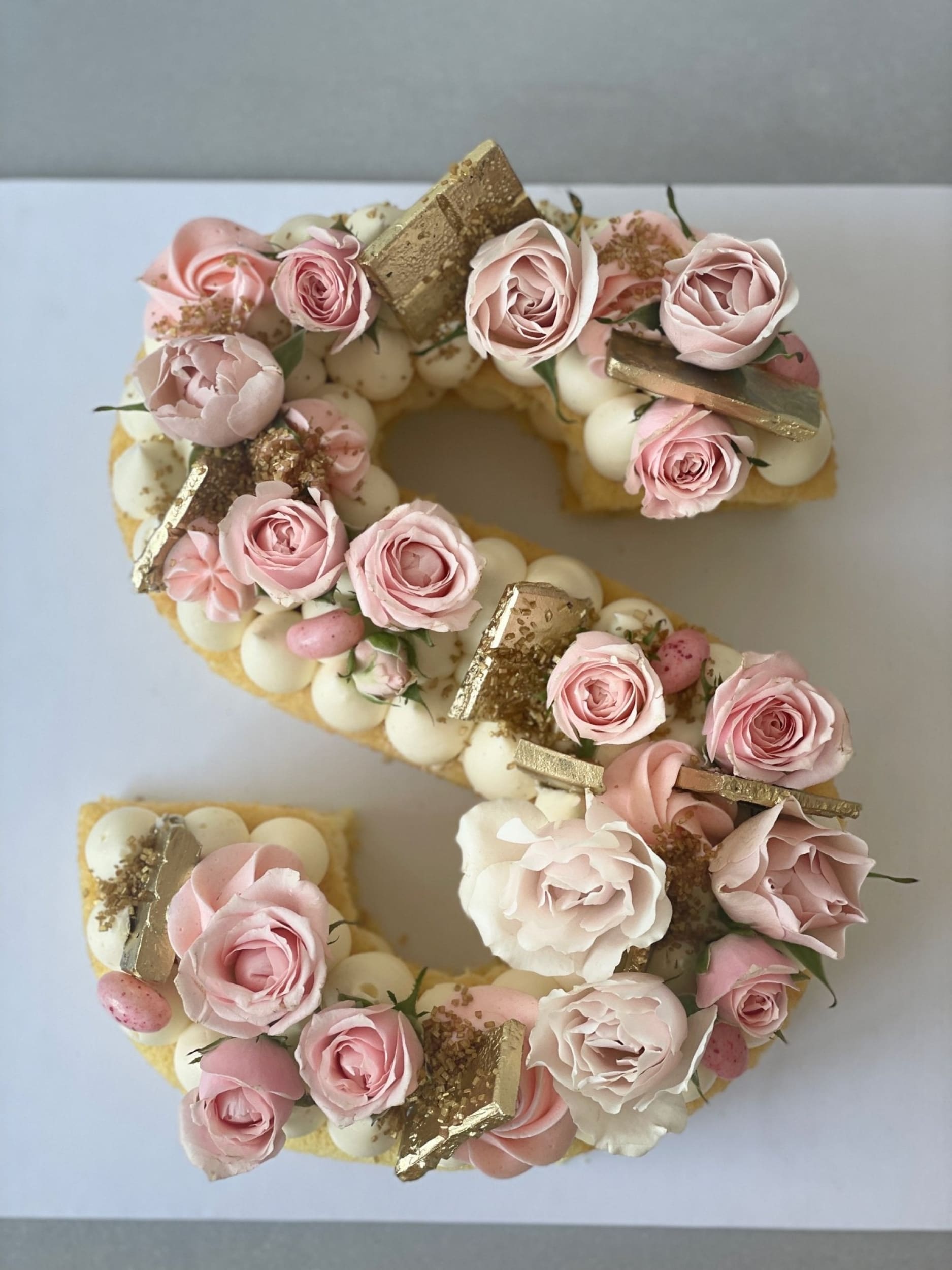 Letter/number cake in buttercream - custom cake