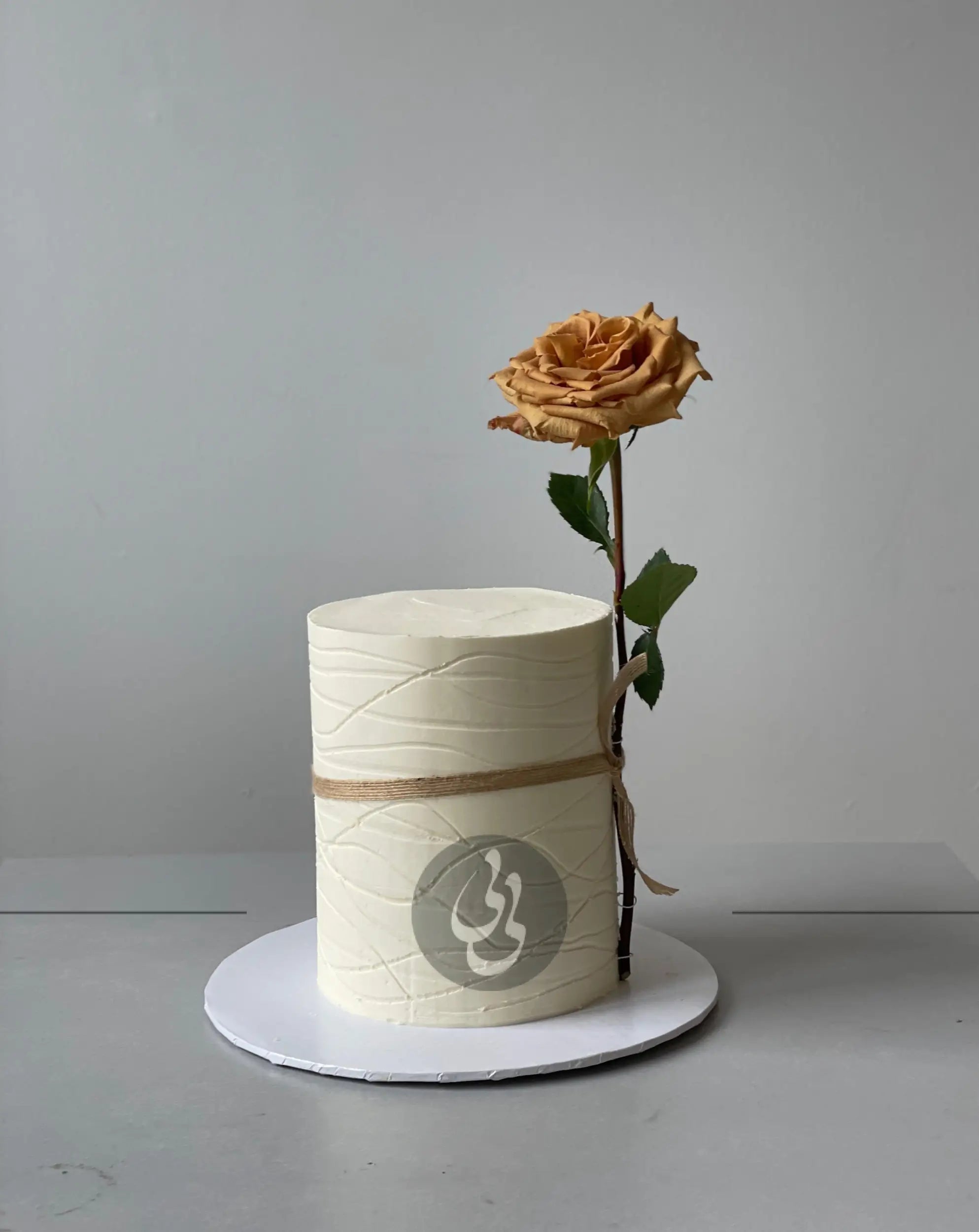 Long stem rose on buttercream - custom cake