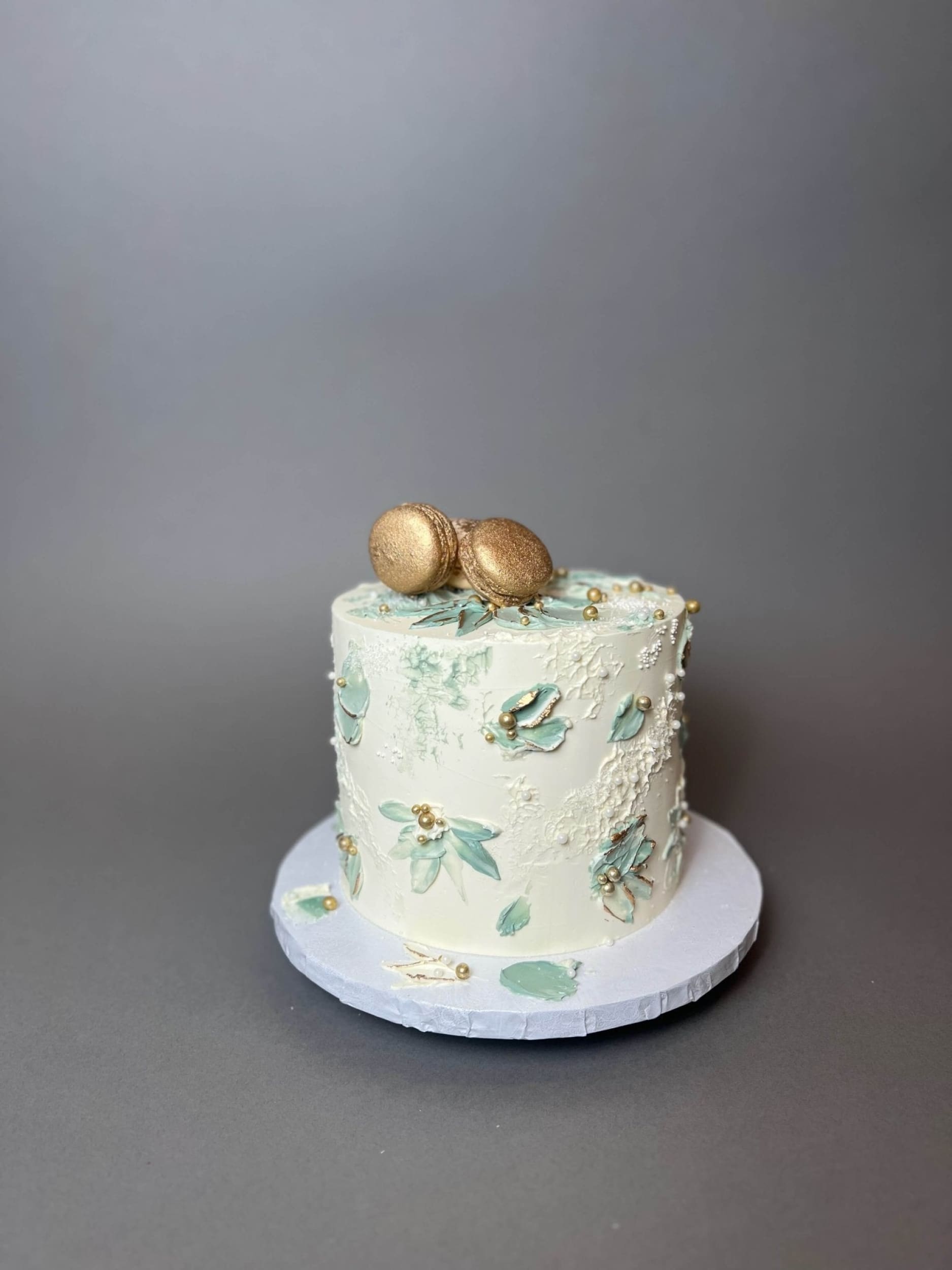 Macarons on pallet knife buttercream - custom cake