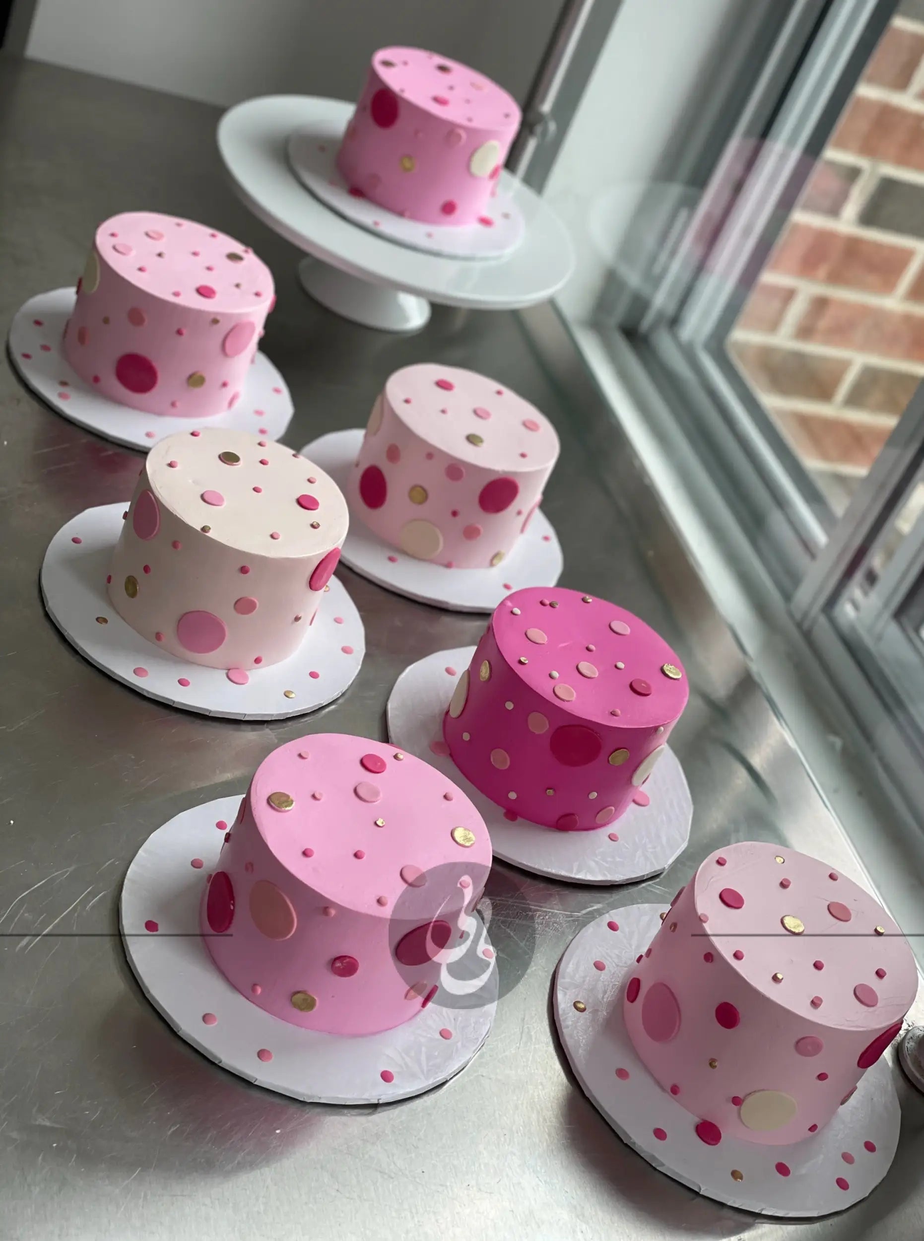 Polkadots on buttercream - custom cake